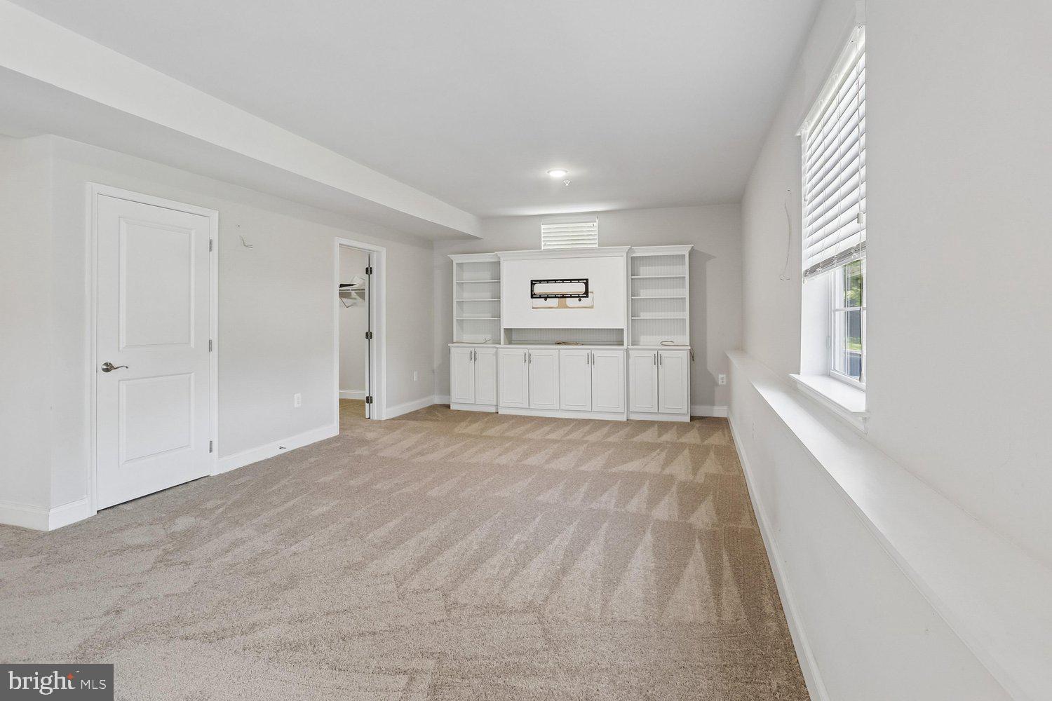 RIVERDALE HEIGHTS - Residential