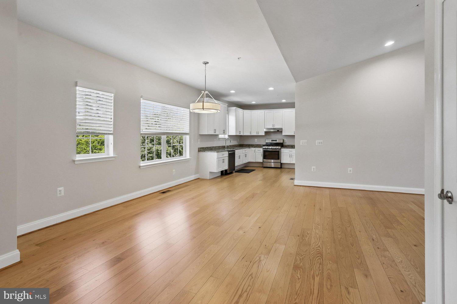 RIVERDALE HEIGHTS - Residential