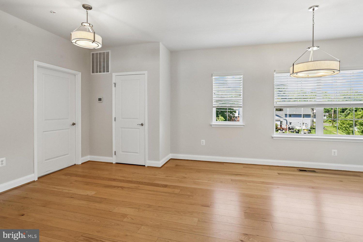 RIVERDALE HEIGHTS - Residential