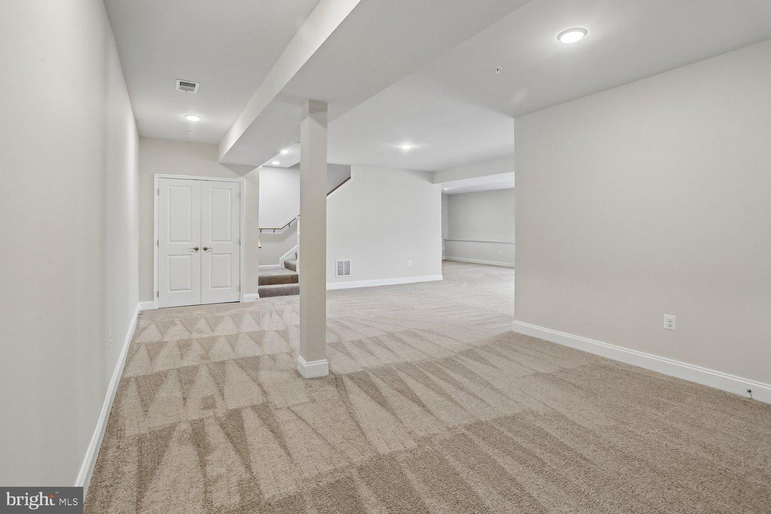 RIVERDALE HEIGHTS - Residential