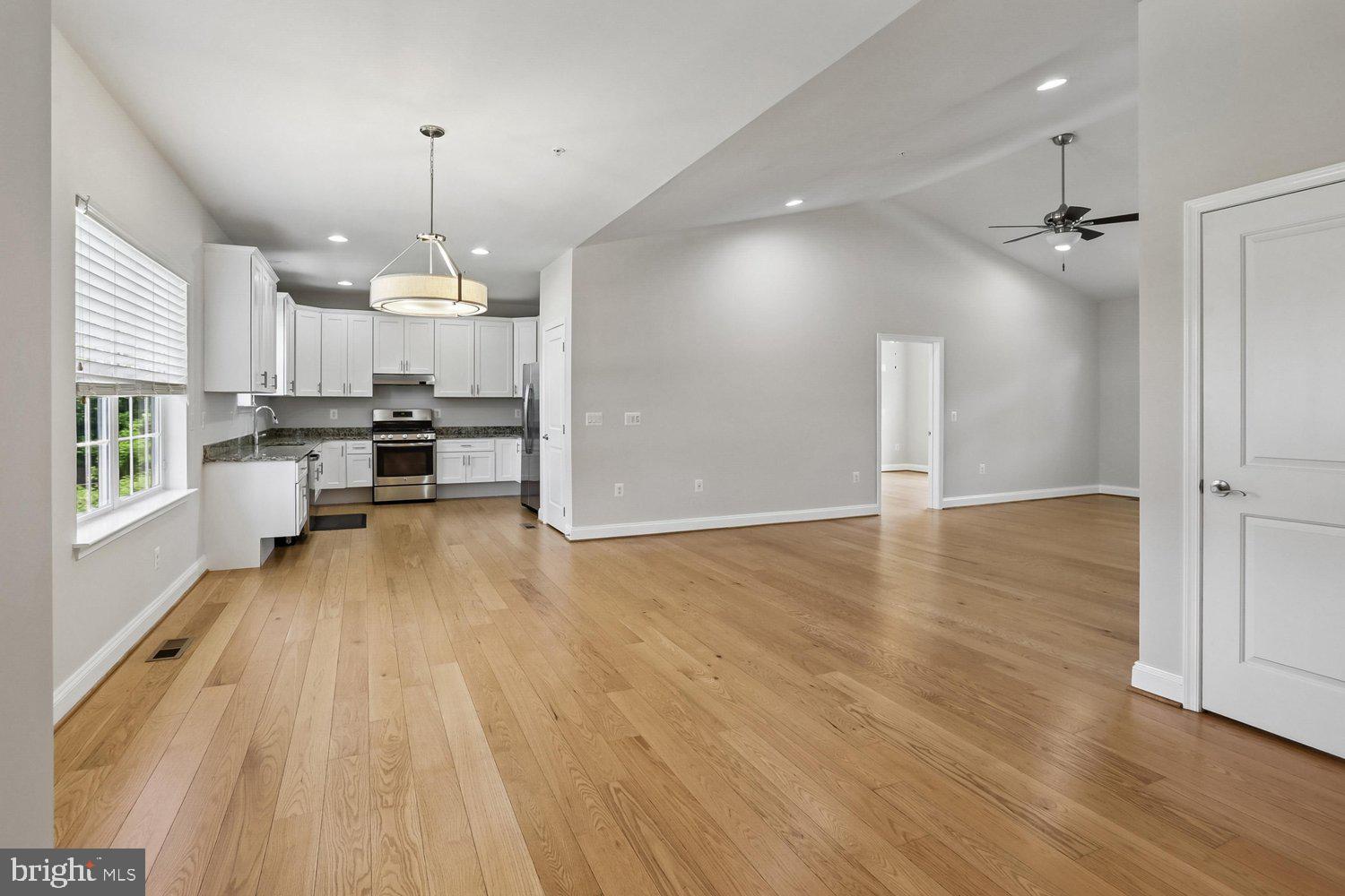 RIVERDALE HEIGHTS - Residential