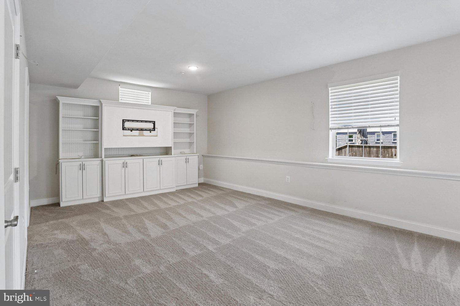 RIVERDALE HEIGHTS - Residential