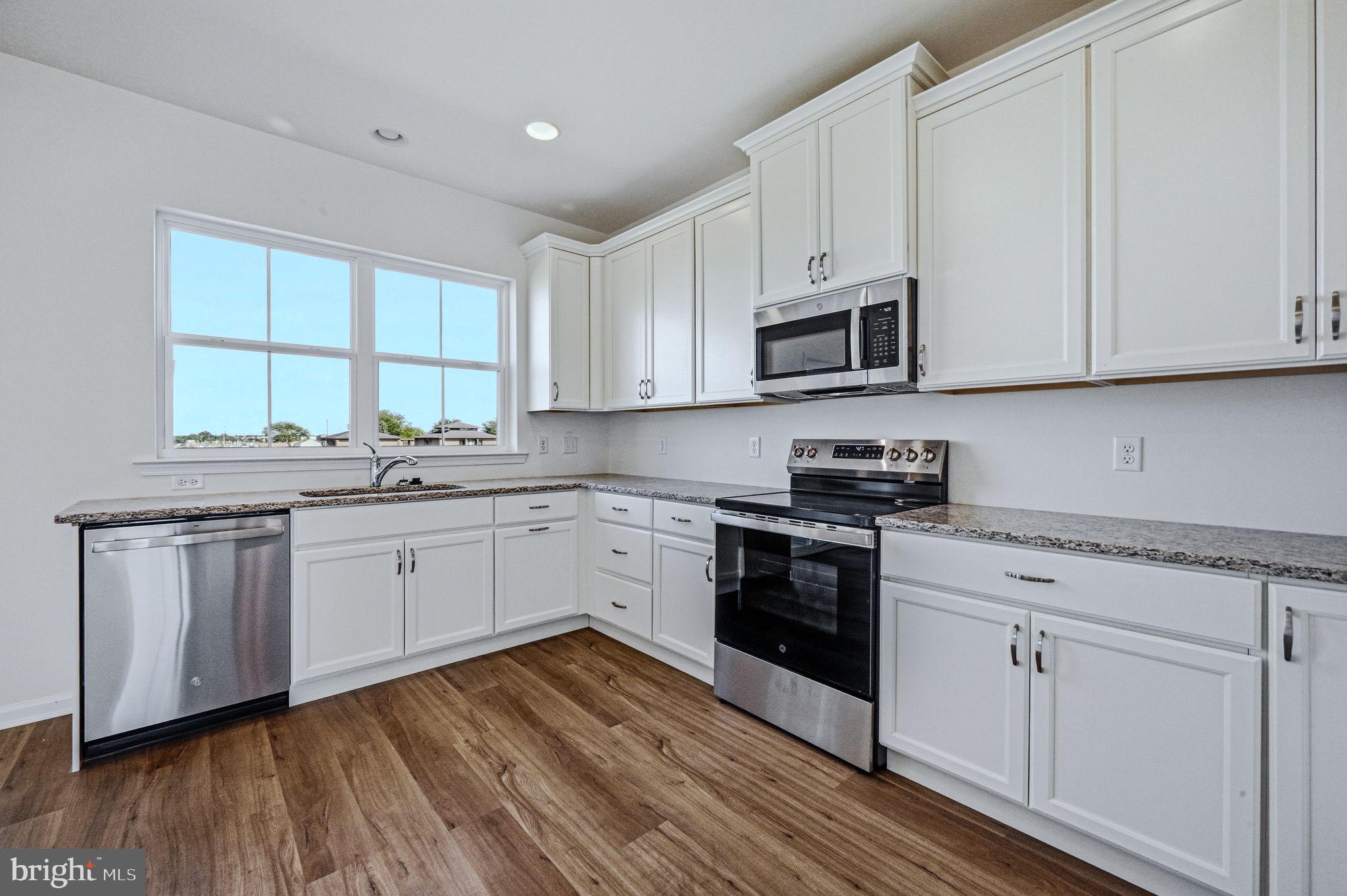 THE OVERLOOK AT BAYBERRY - Residential