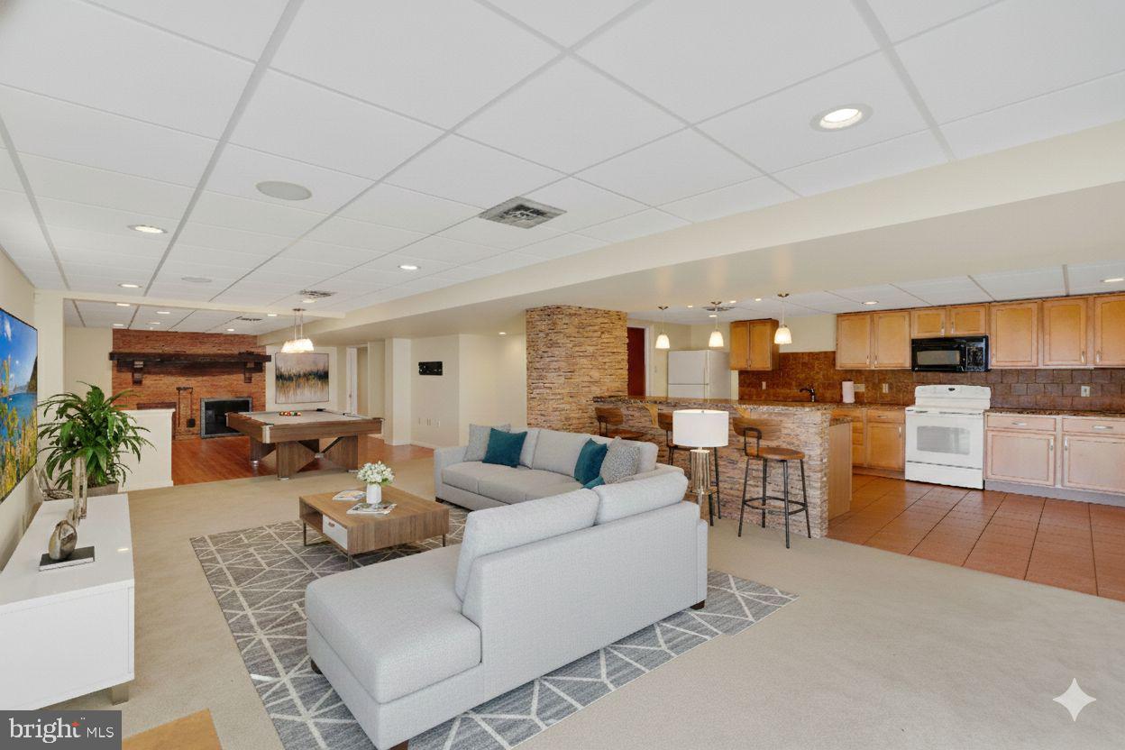 SOUTH HANOVER - Residential