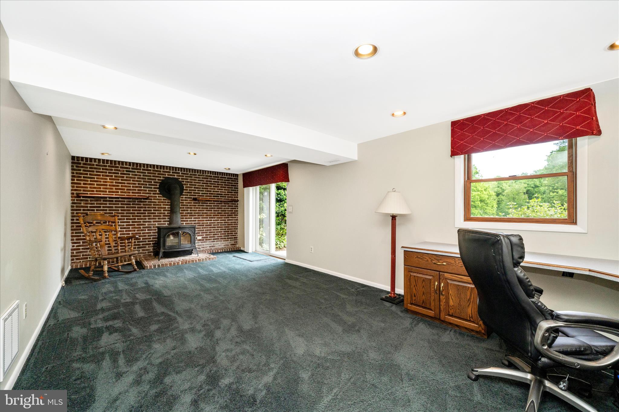 BURNT HICKORY - Residential