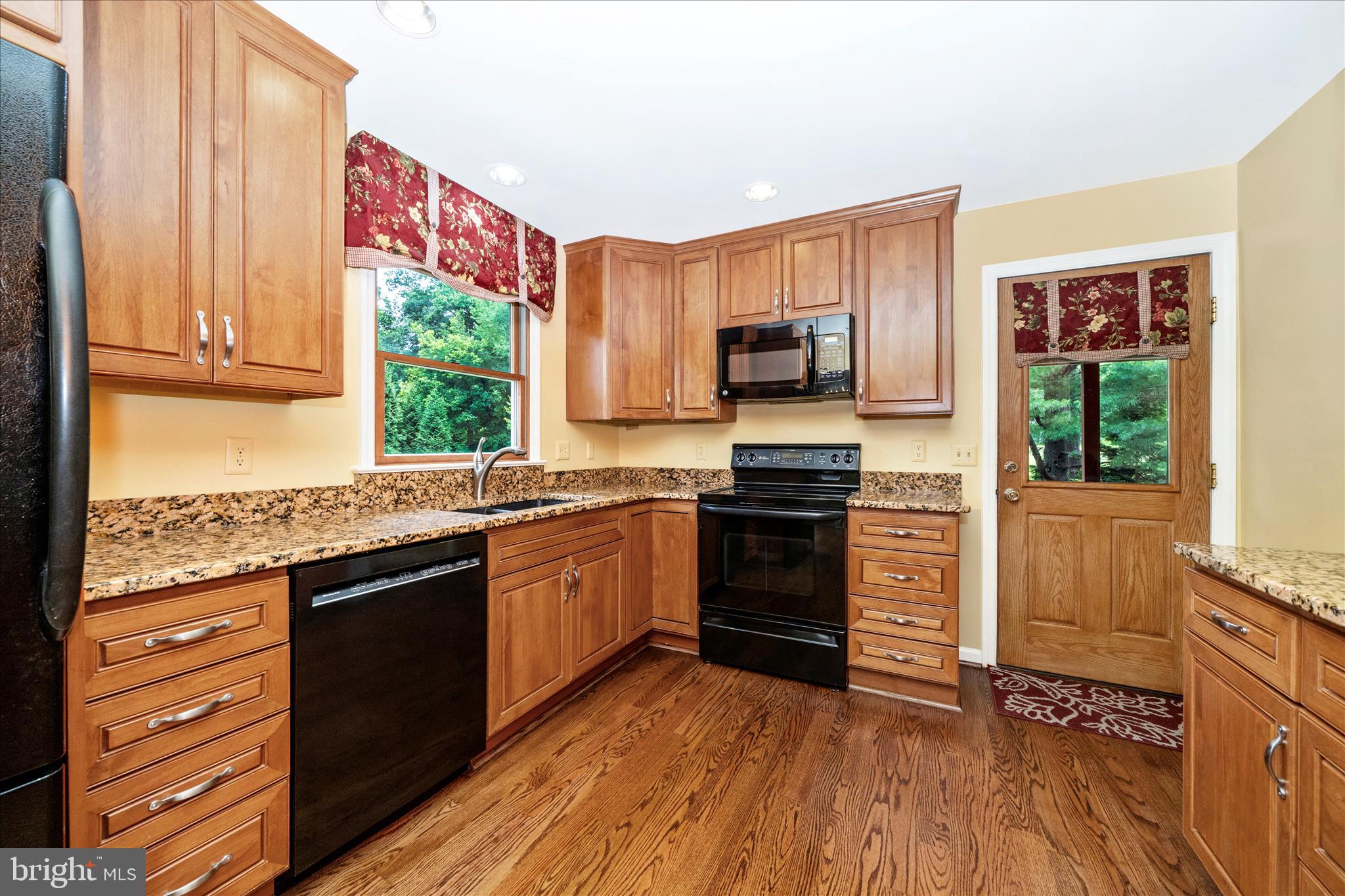 BURNT HICKORY - Residential
