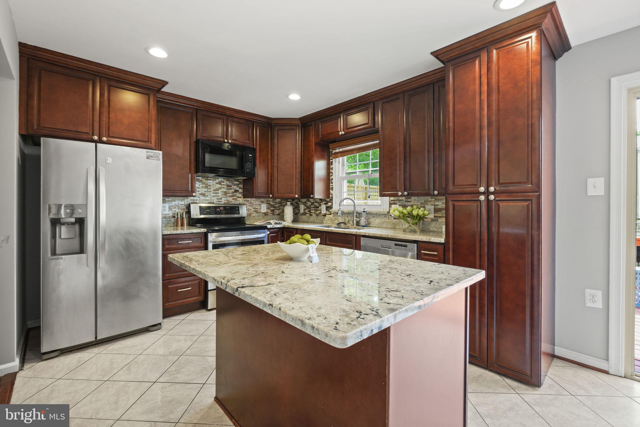 LAKE RIDGE - Residential