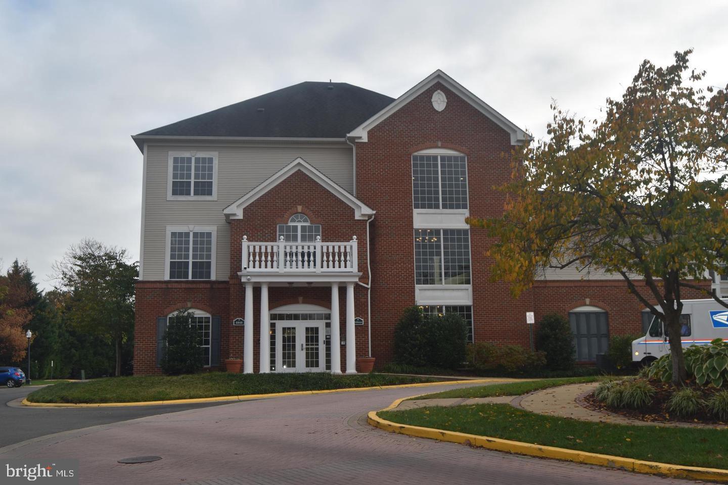 EXCHANGE AT VAN DORN - Residential Lease