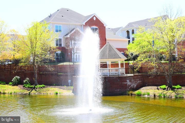 EXCHANGE AT VAN DORN - Residential Lease