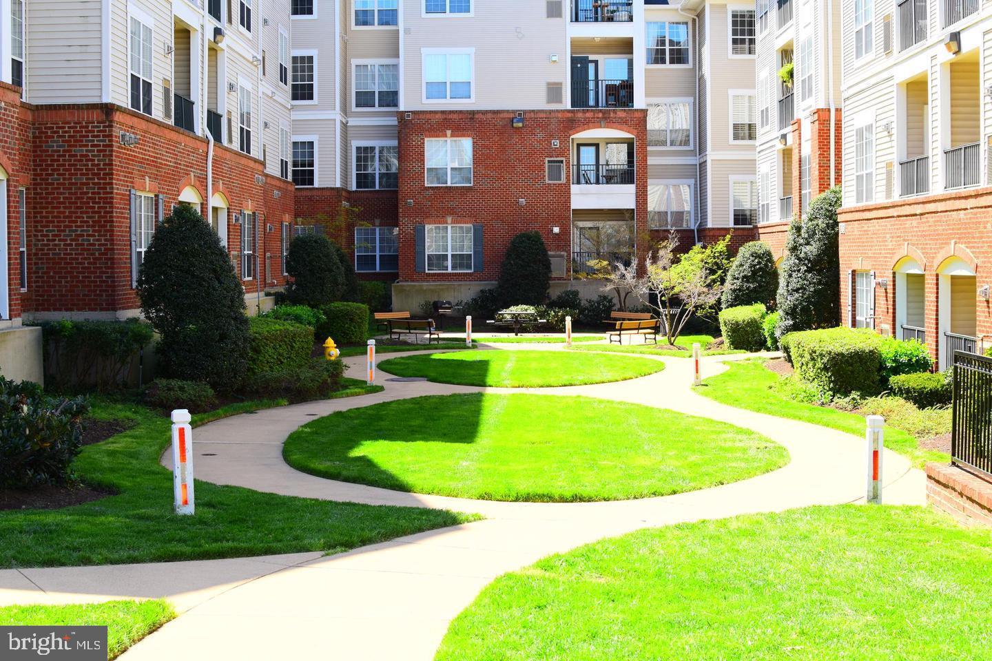 EXCHANGE AT VAN DORN - Residential Lease