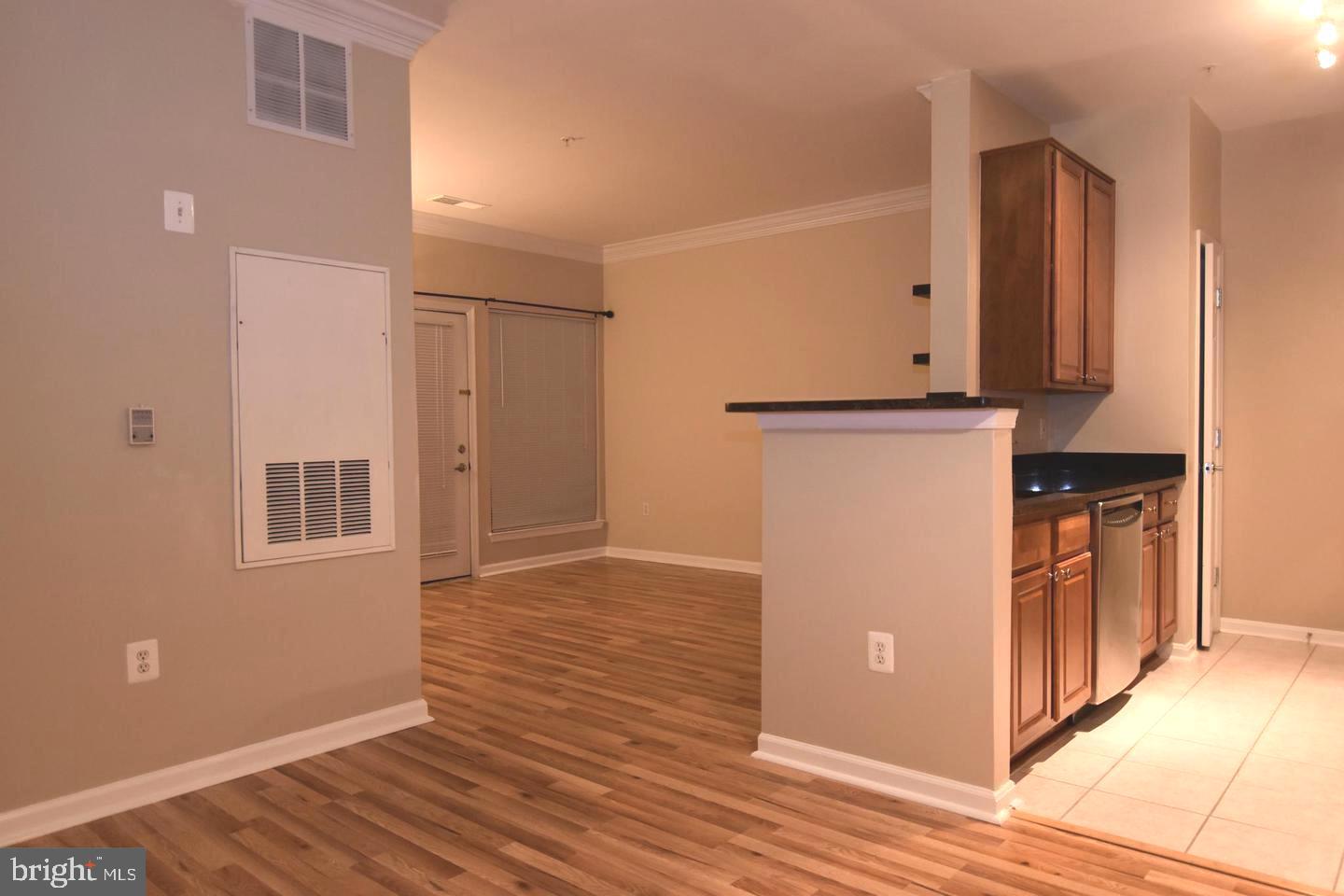 EXCHANGE AT VAN DORN - Residential Lease