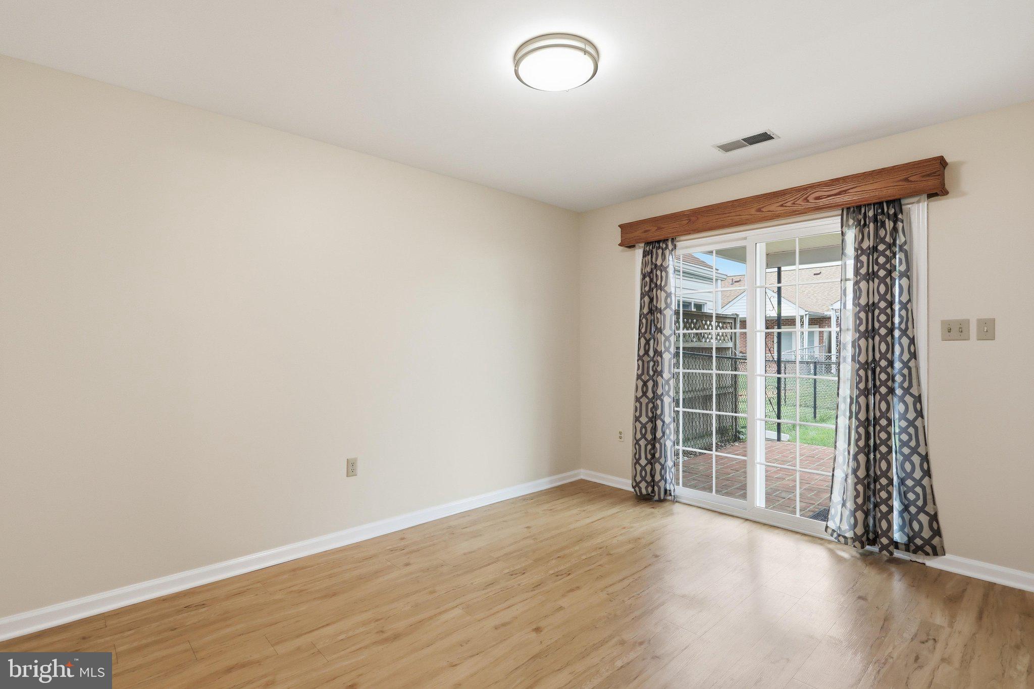 TOWNE OAK VILLAGE - Residential