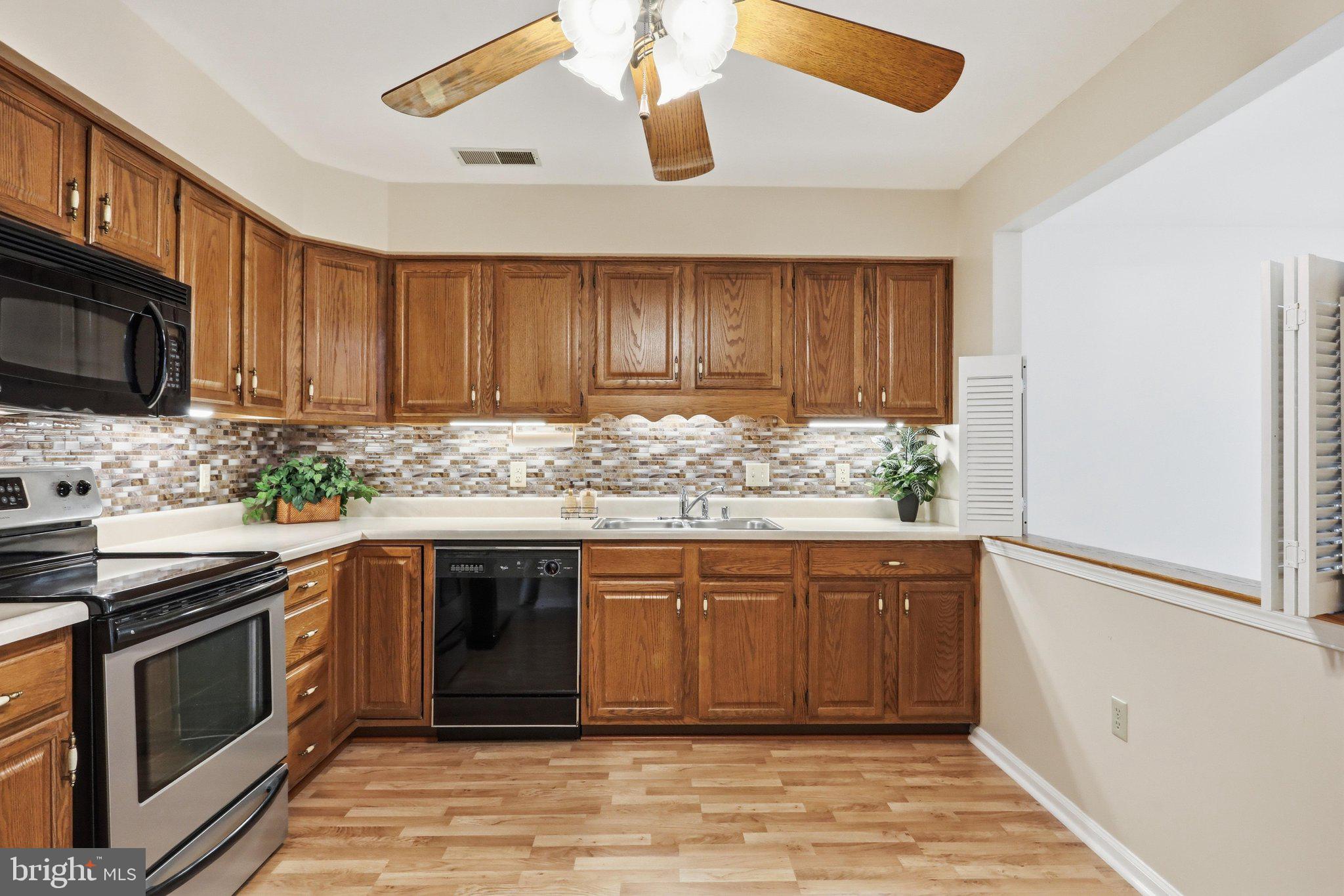 TOWNE OAK VILLAGE - Residential