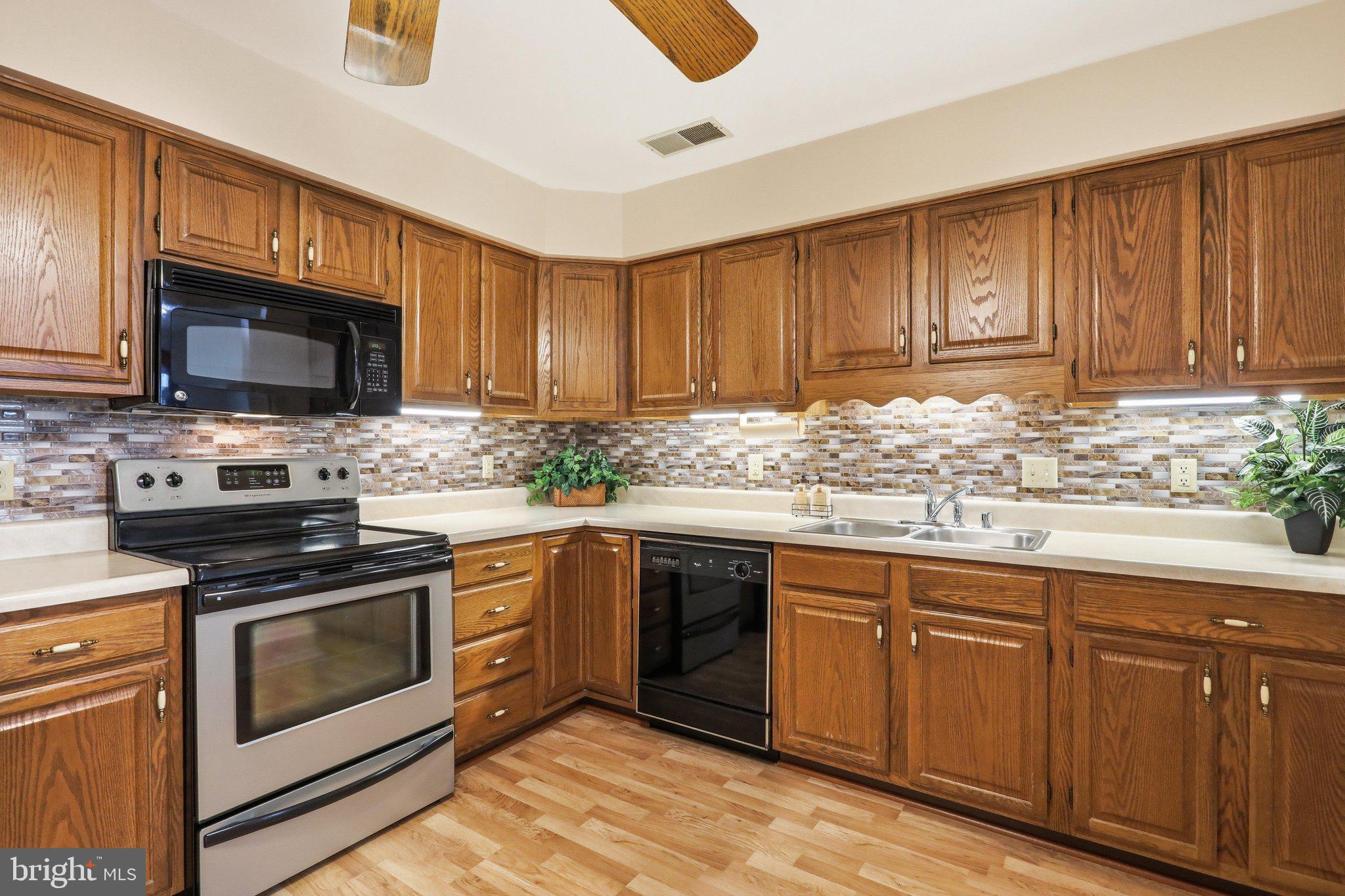 TOWNE OAK VILLAGE - Residential