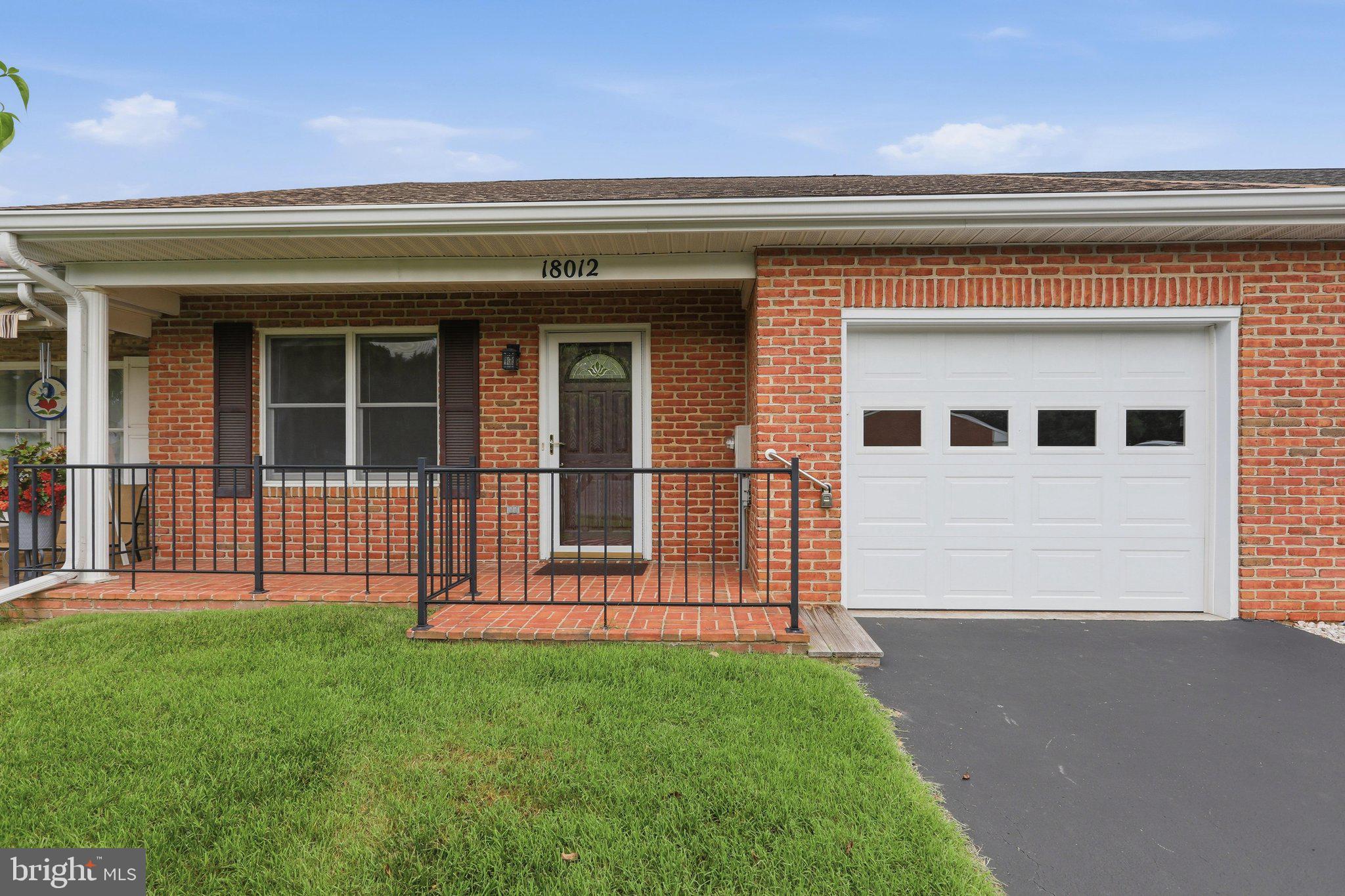 TOWNE OAK VILLAGE - Residential