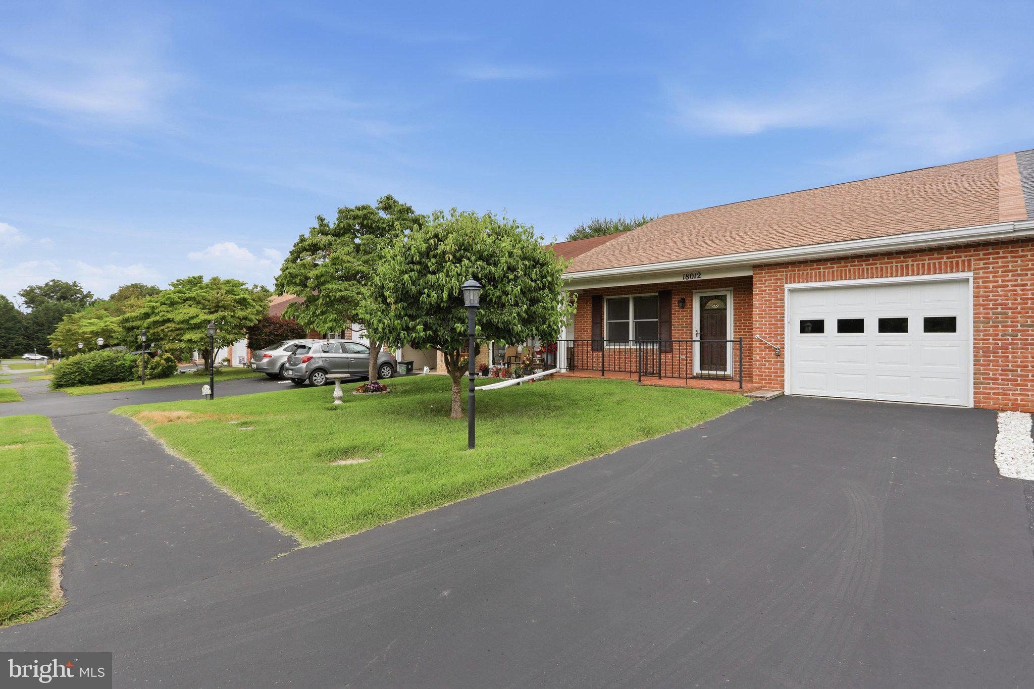 TOWNE OAK VILLAGE - Residential