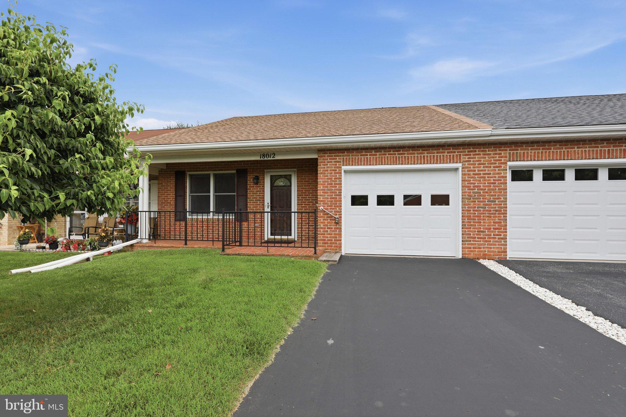 TOWNE OAK VILLAGE - Residential