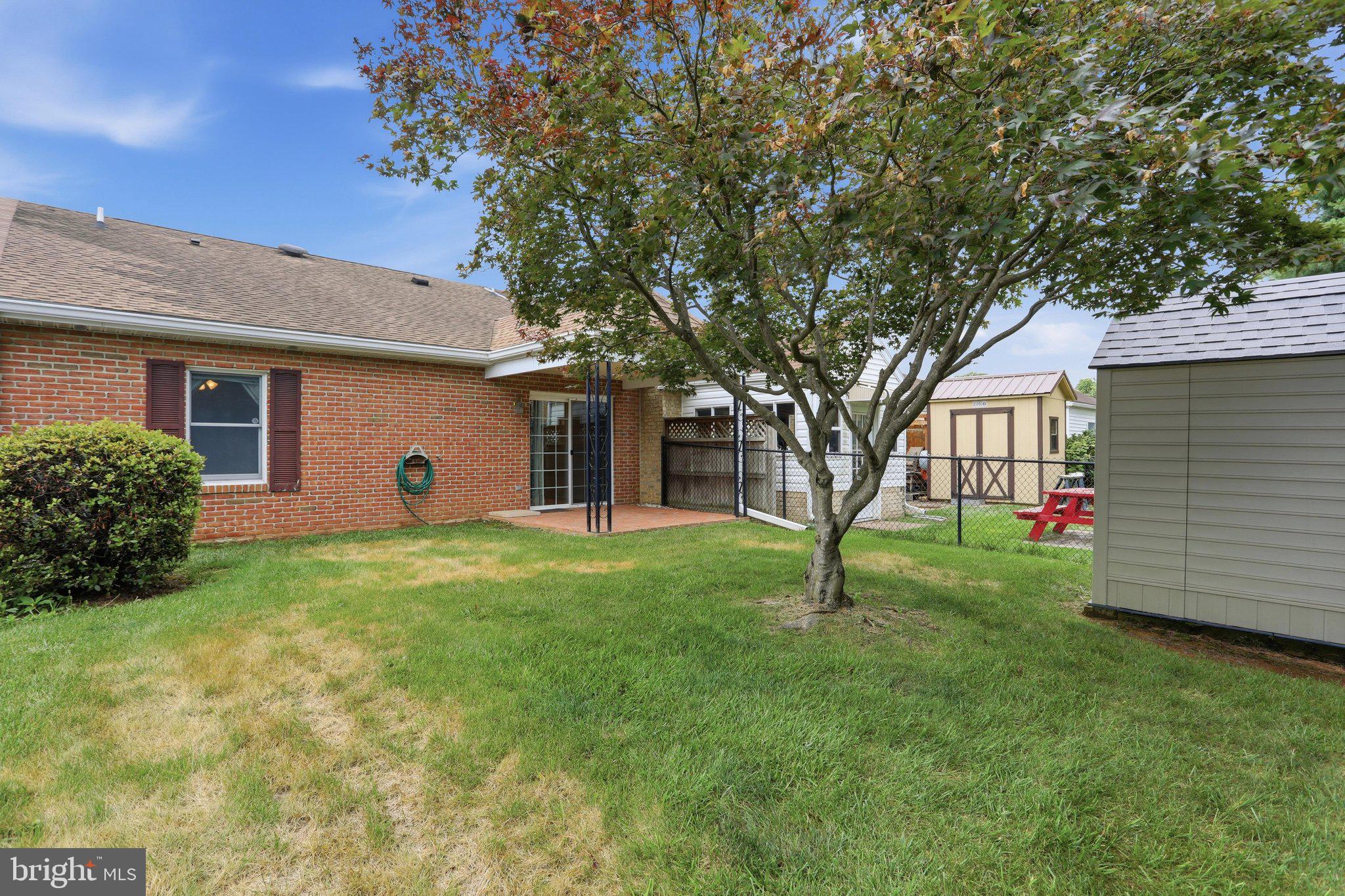 TOWNE OAK VILLAGE - Residential