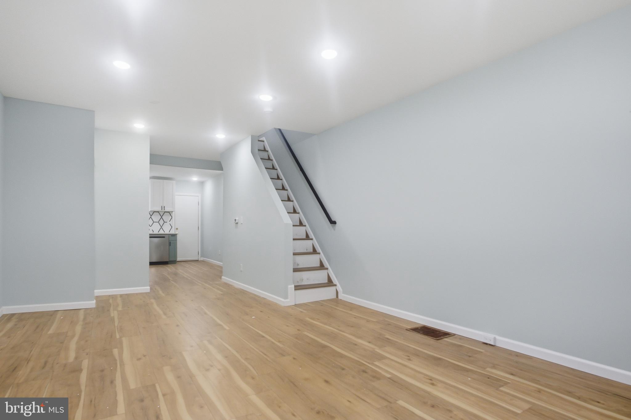 POINT BREEZE - Residential