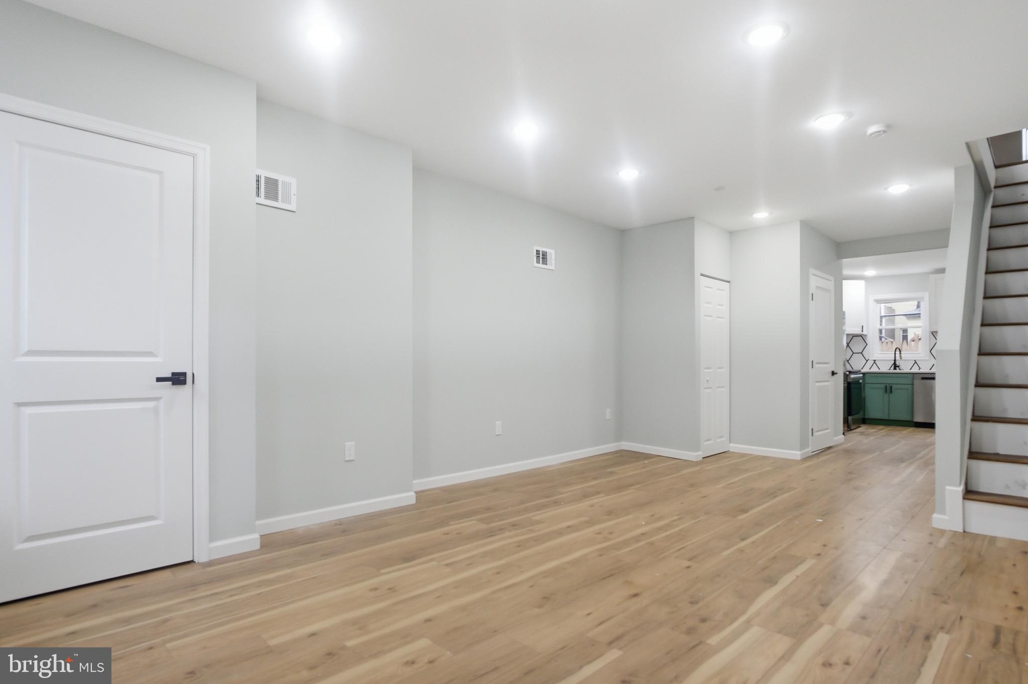 POINT BREEZE - Residential
