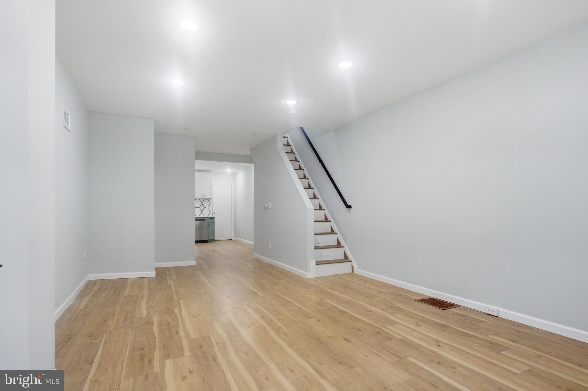 POINT BREEZE - Residential