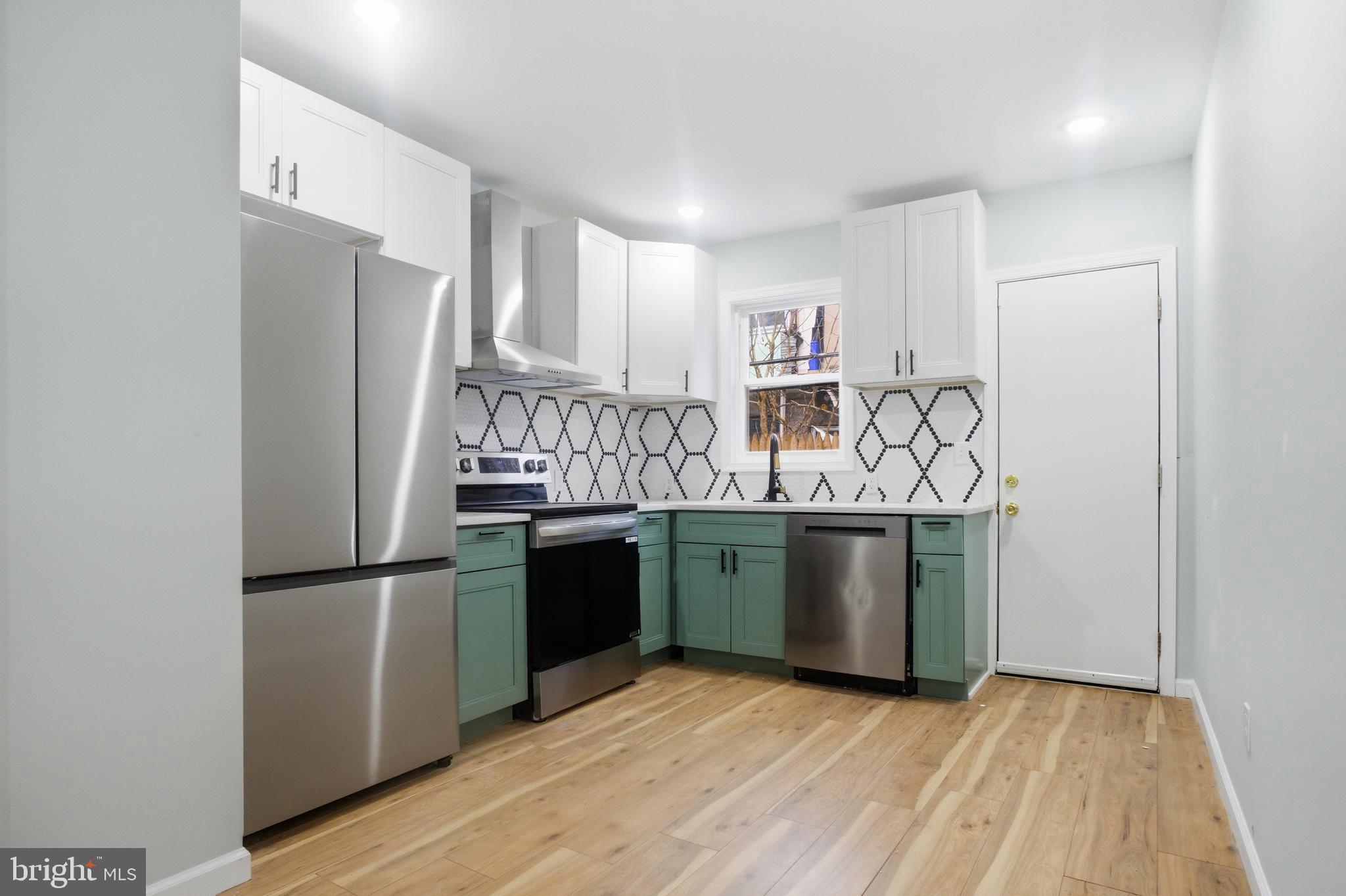 POINT BREEZE - Residential