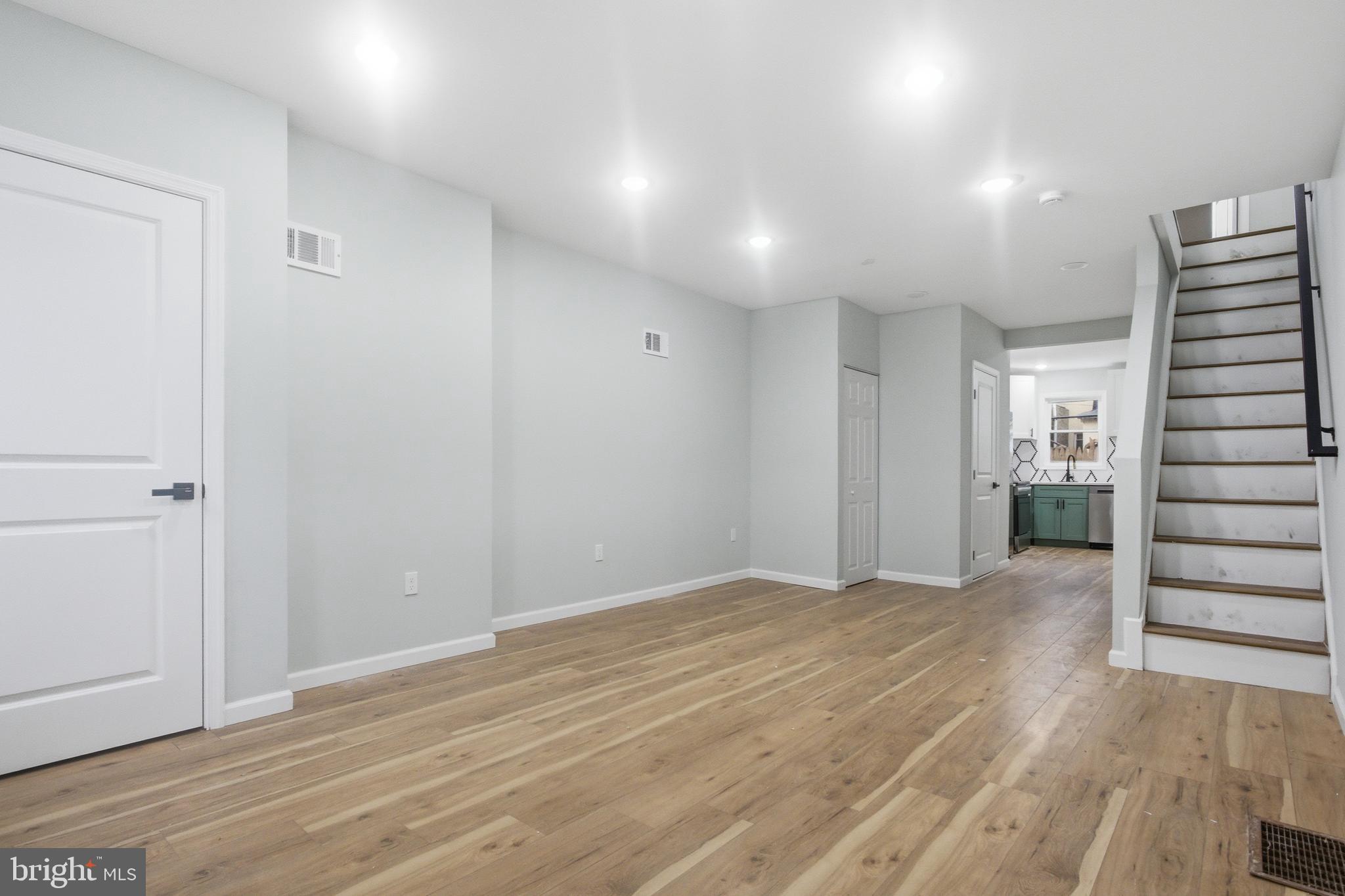 POINT BREEZE - Residential