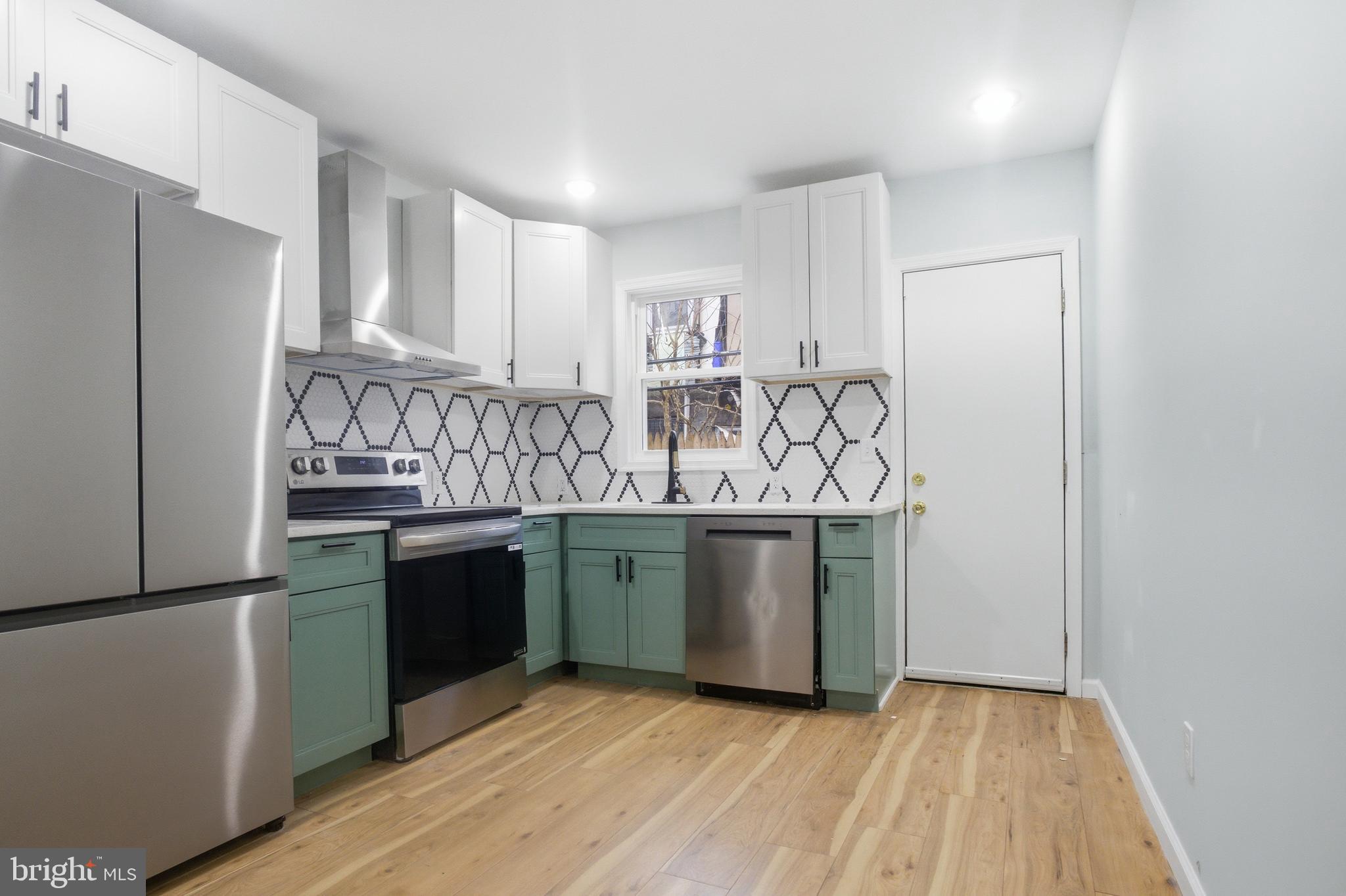 POINT BREEZE - Residential