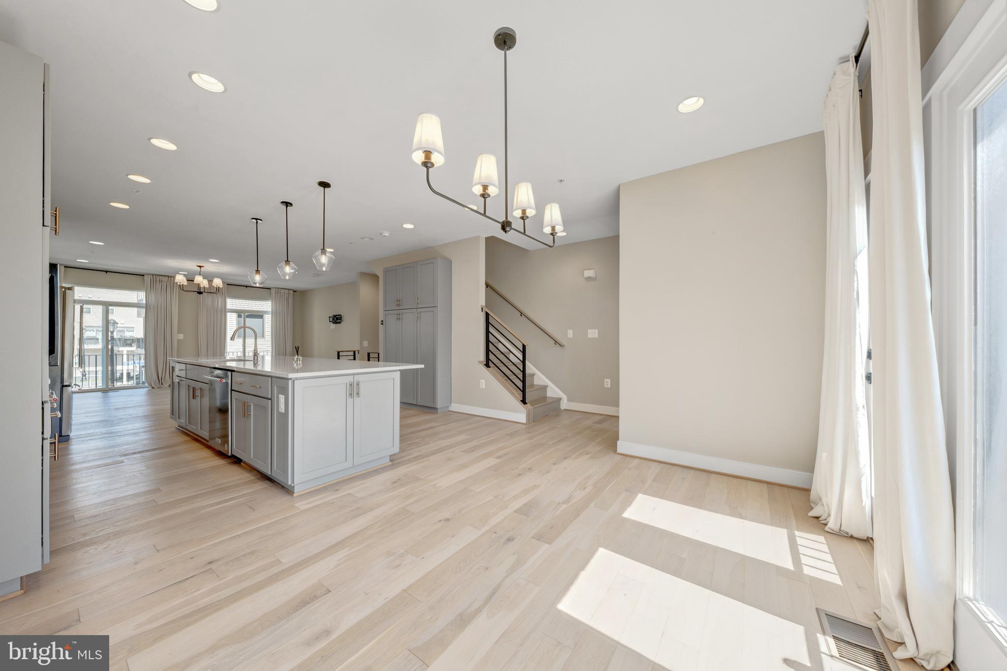 BRAMBLETON TOWN CENTER - Residential