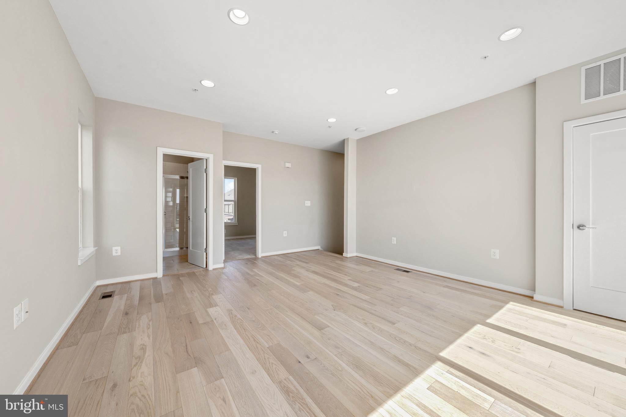 BRAMBLETON TOWN CENTER - Residential