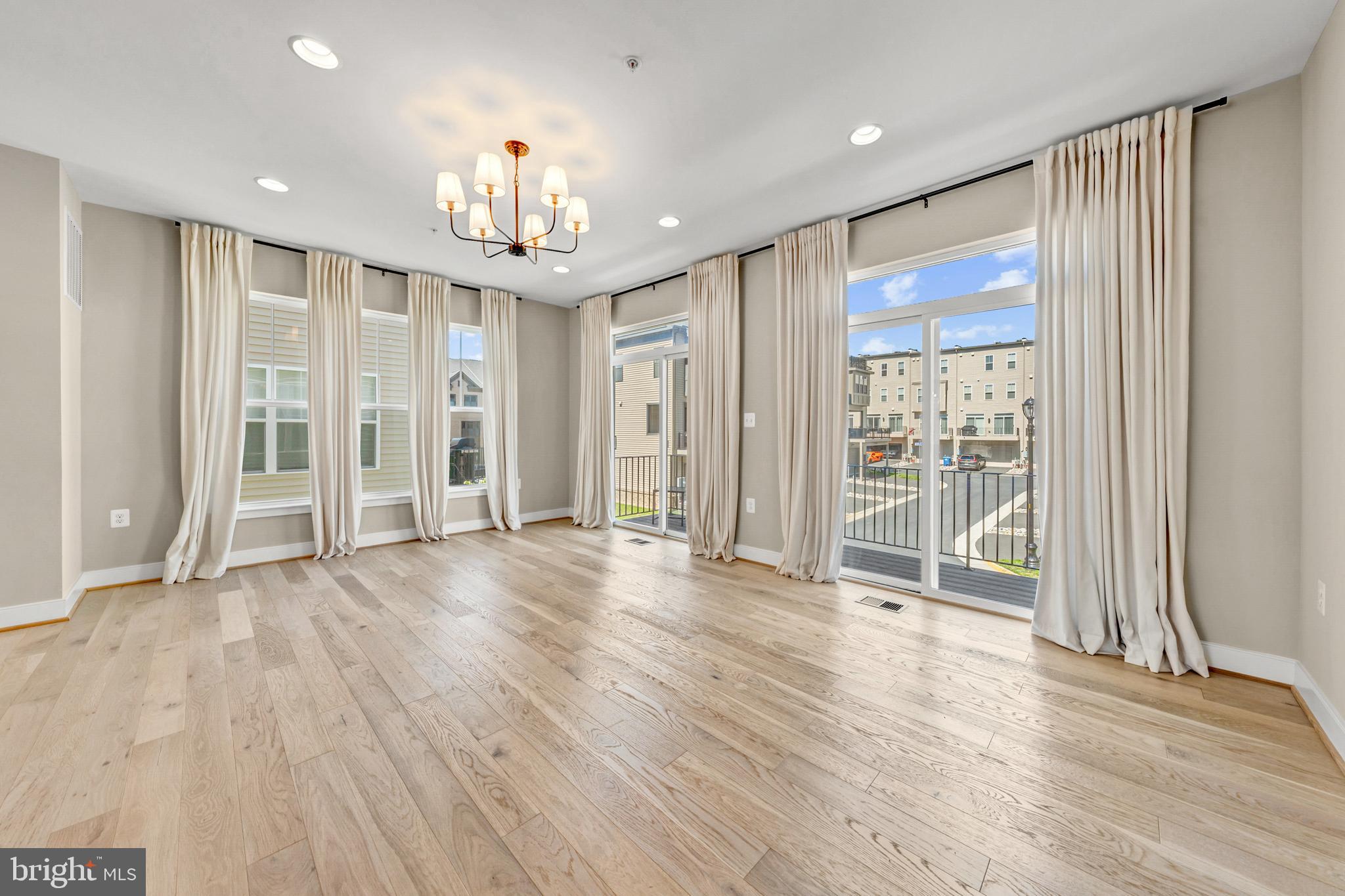BRAMBLETON TOWN CENTER - Residential