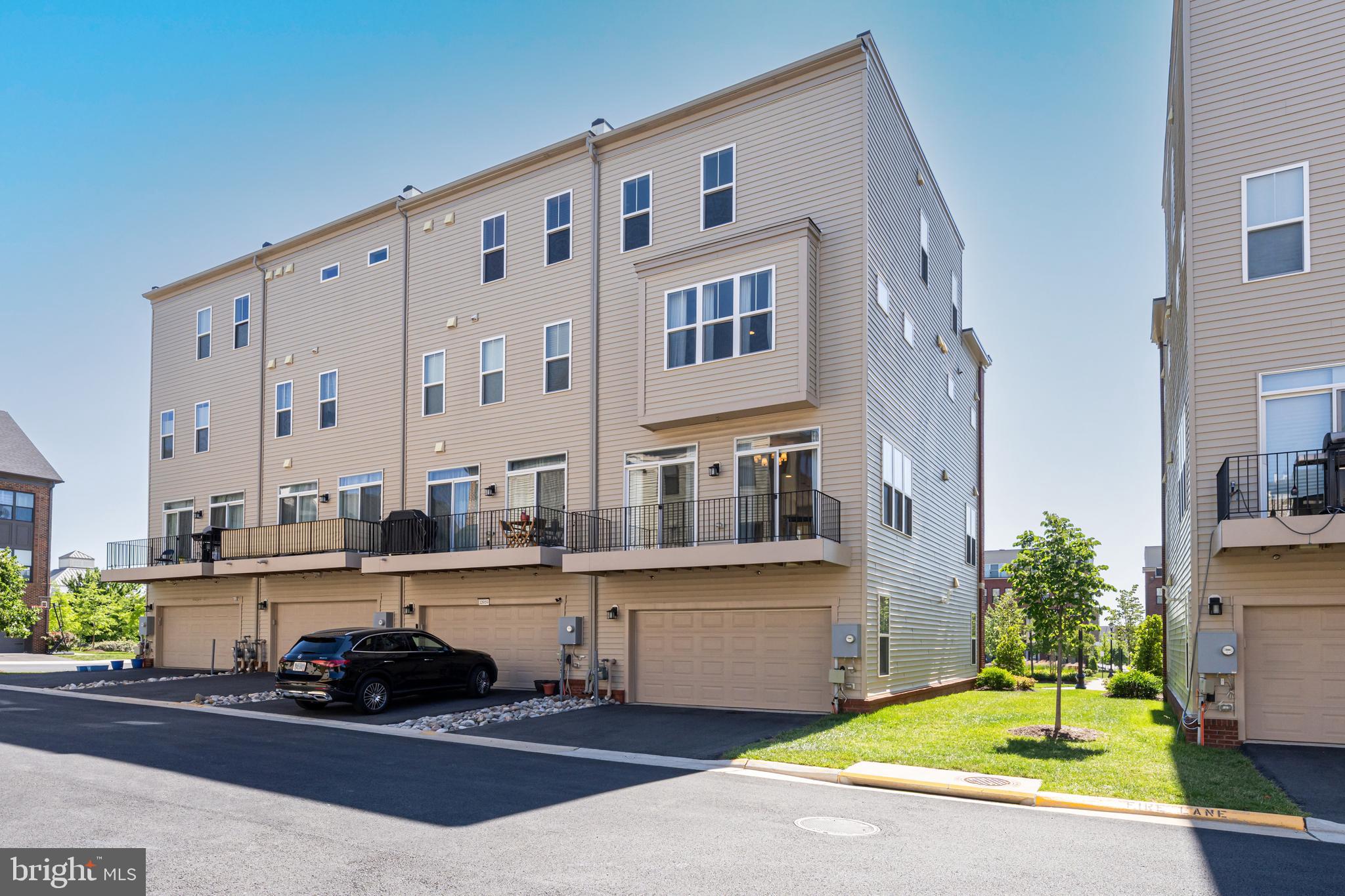 BRAMBLETON TOWN CENTER - Residential