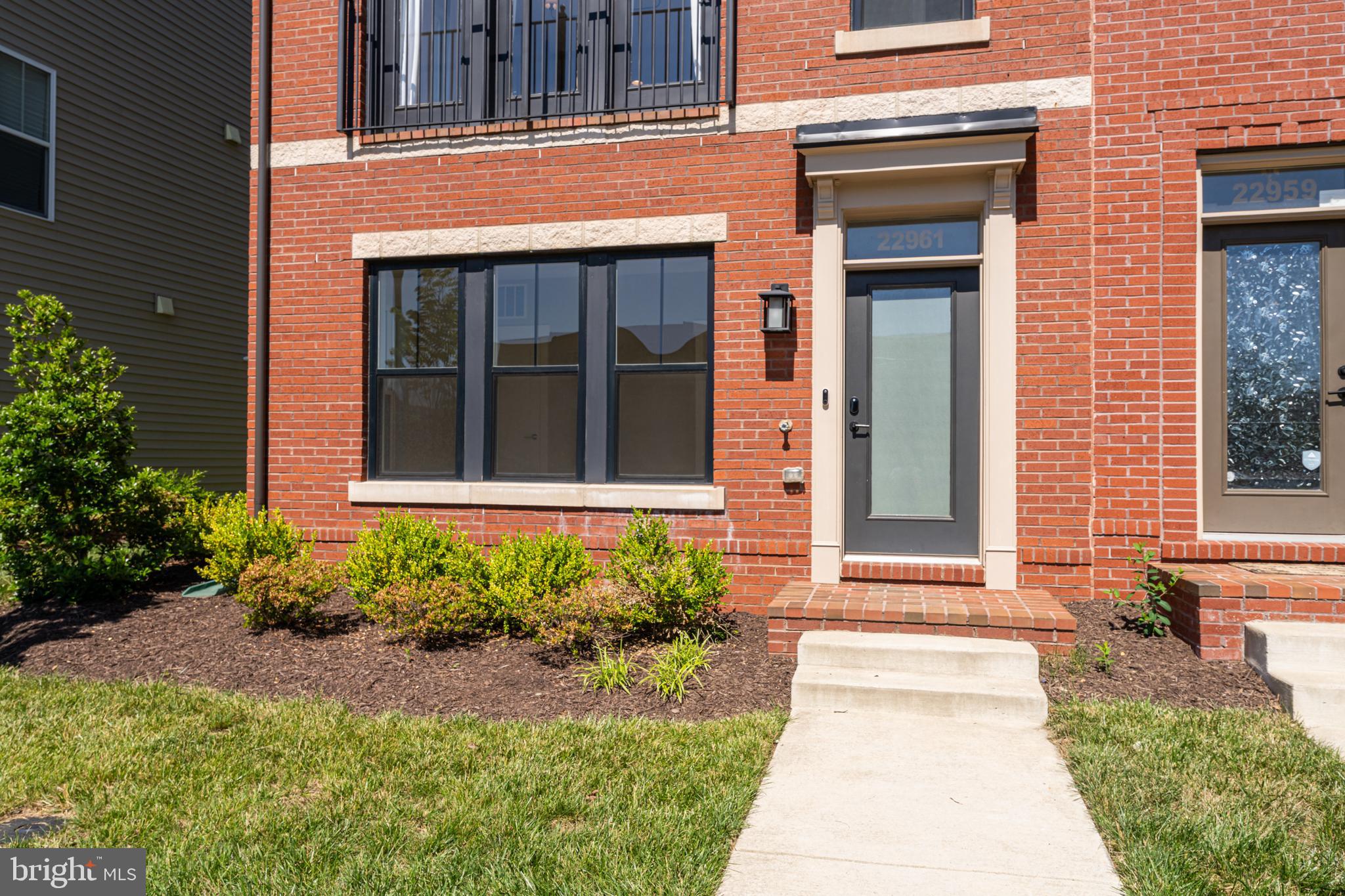 BRAMBLETON TOWN CENTER - Residential