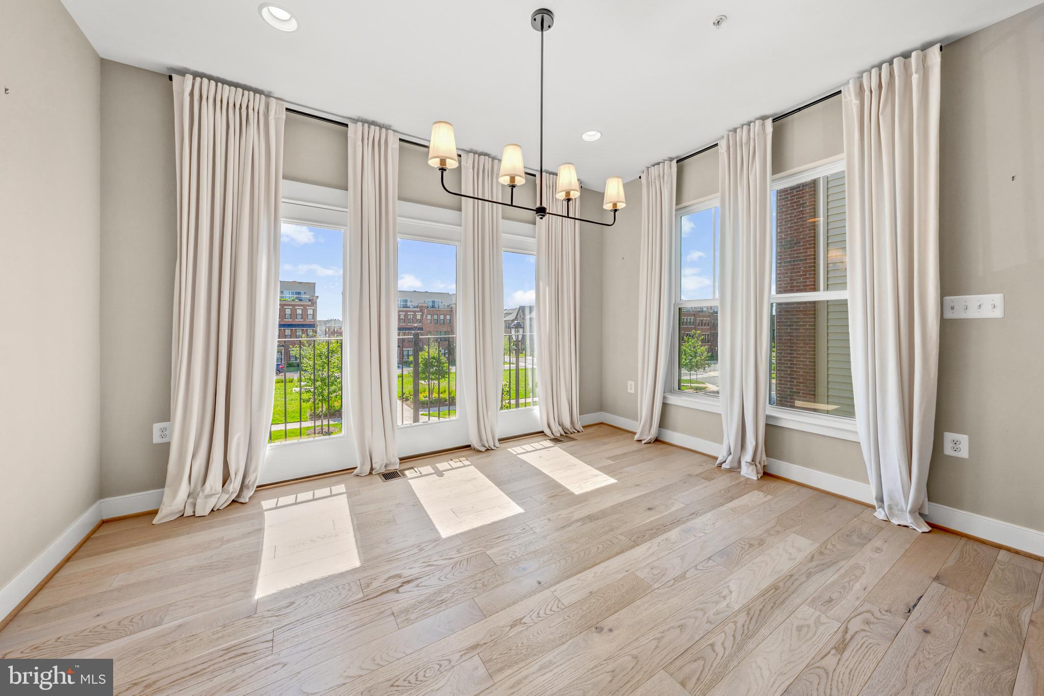 BRAMBLETON TOWN CENTER - Residential