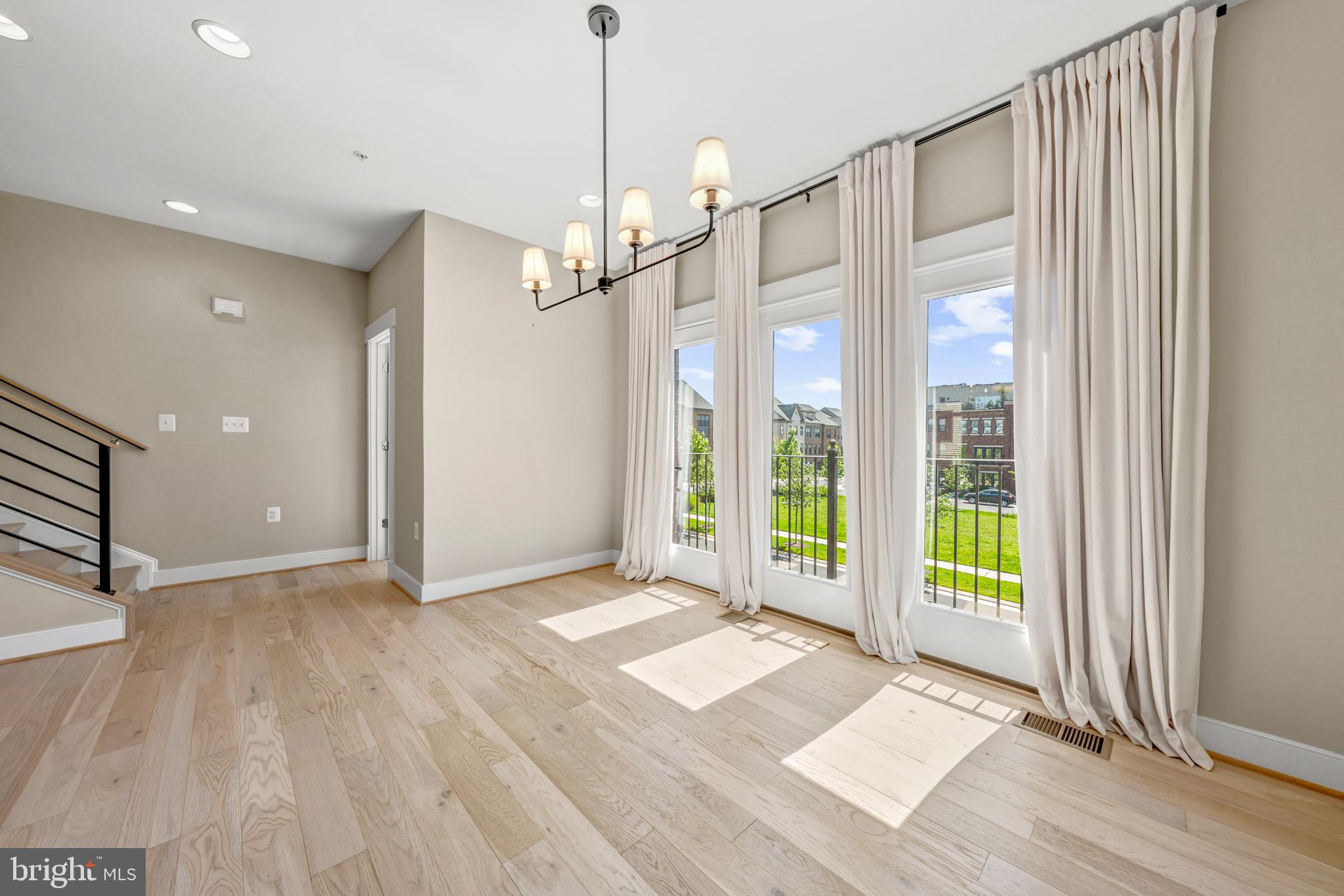 BRAMBLETON TOWN CENTER - Residential