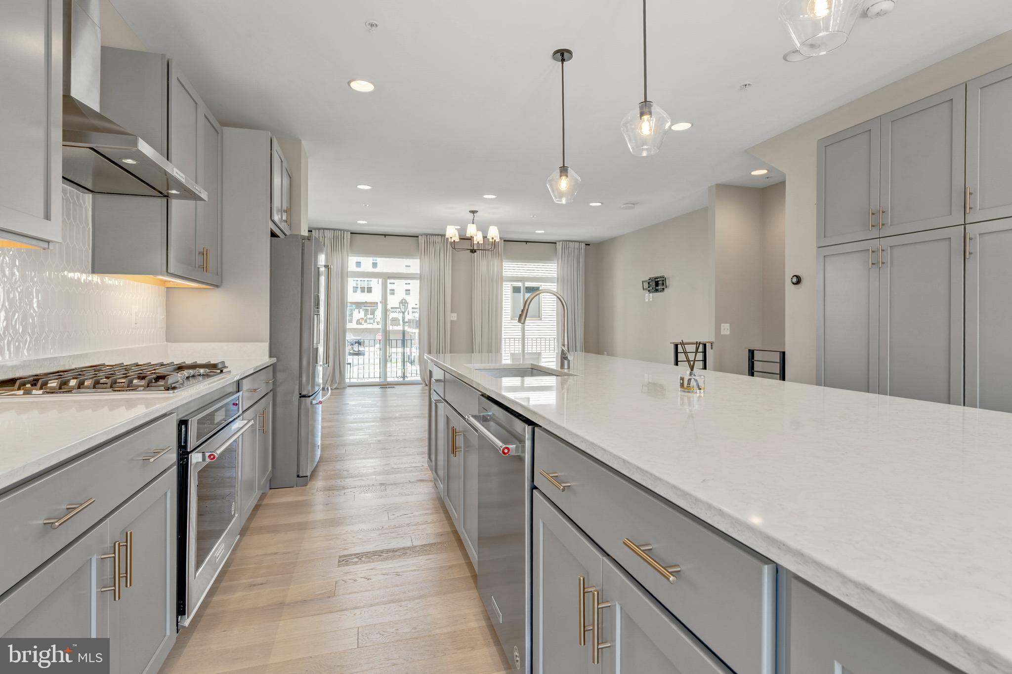 BRAMBLETON TOWN CENTER - Residential