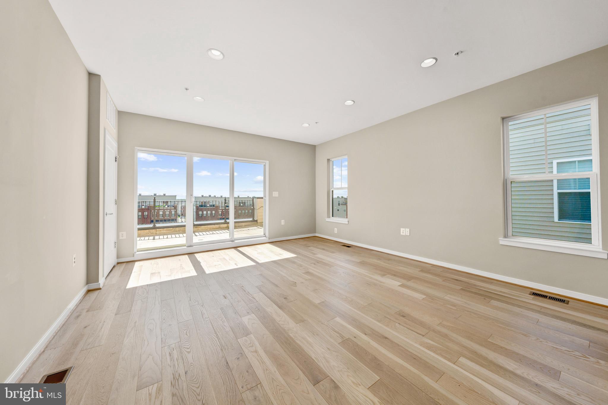BRAMBLETON TOWN CENTER - Residential