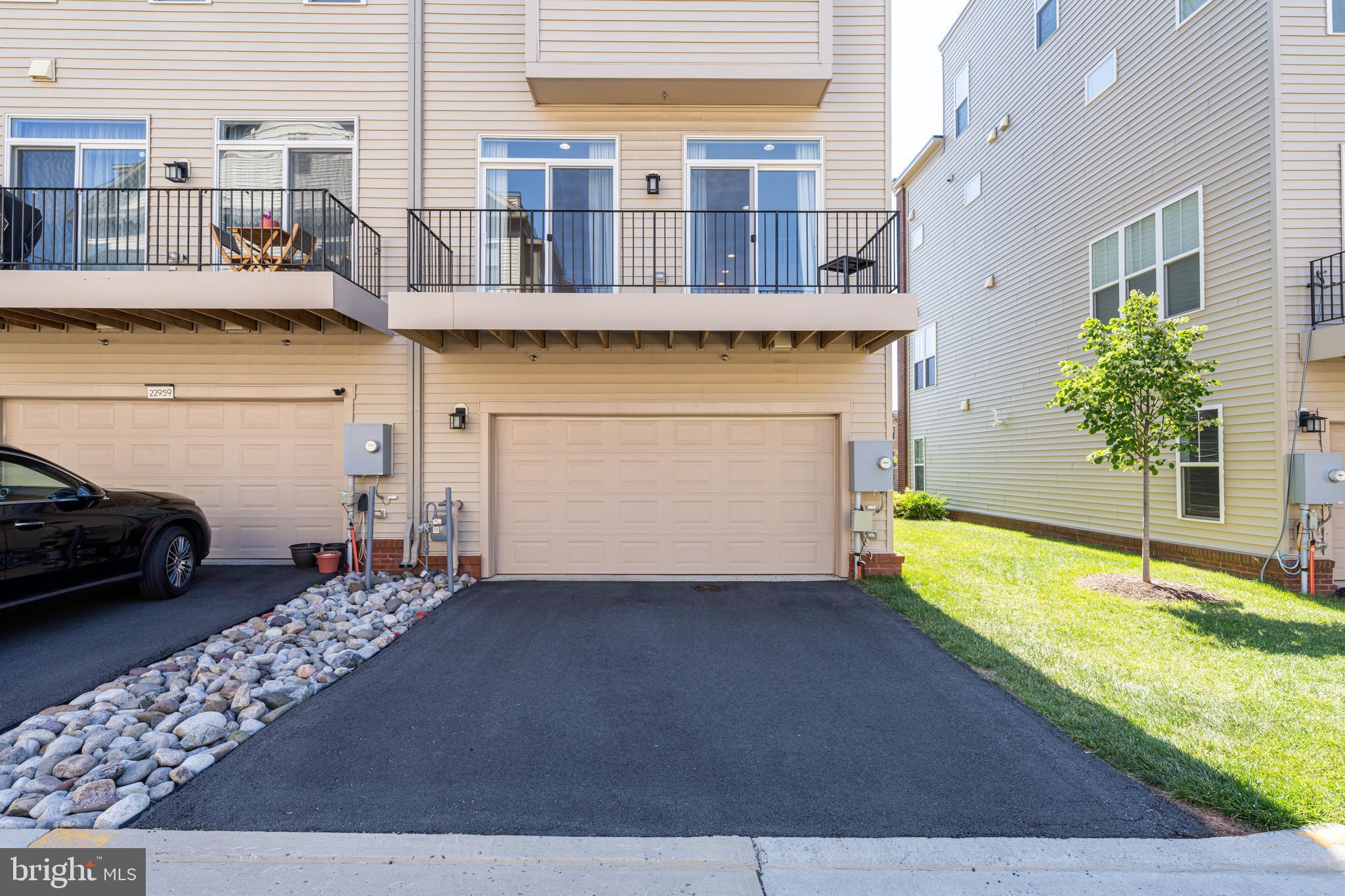 BRAMBLETON TOWN CENTER - Residential