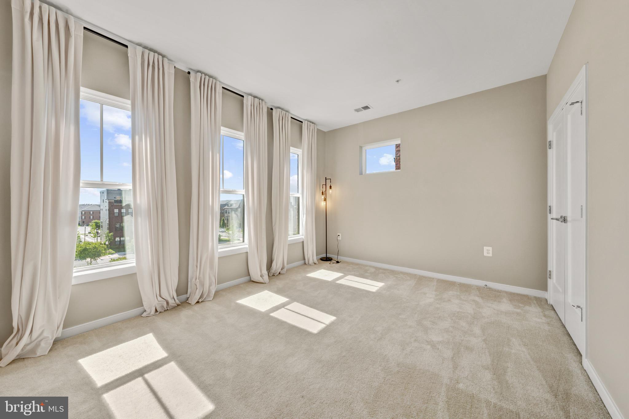 BRAMBLETON TOWN CENTER - Residential