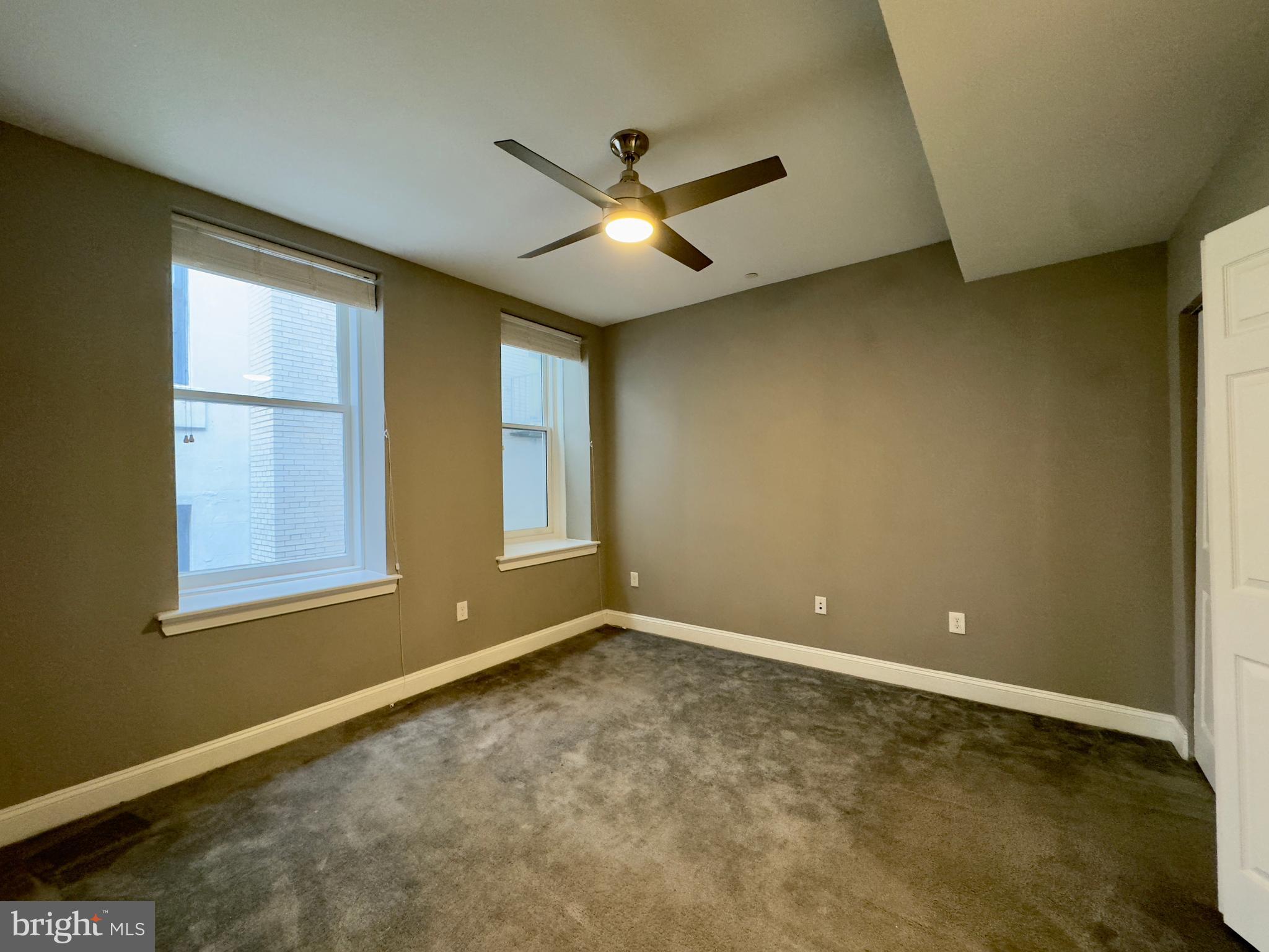DOWNTOWN - Residential Lease
