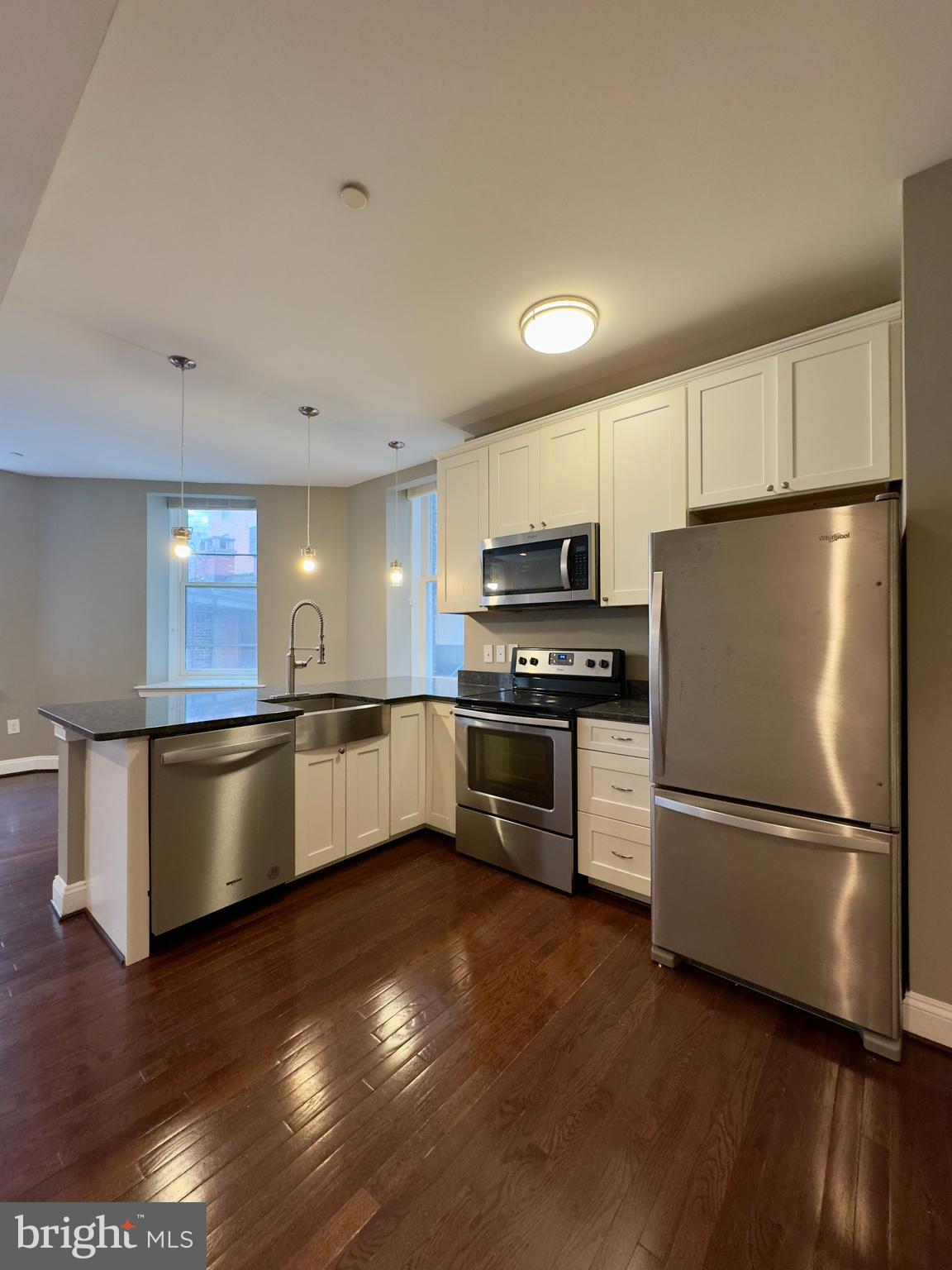 DOWNTOWN - Residential Lease