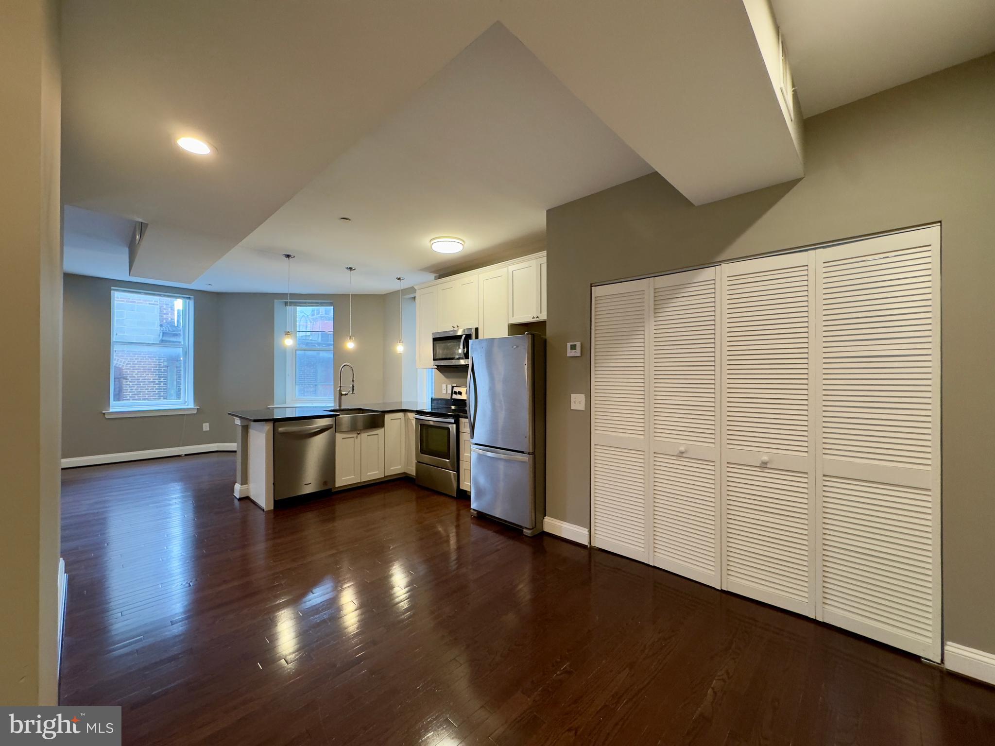 DOWNTOWN - Residential Lease