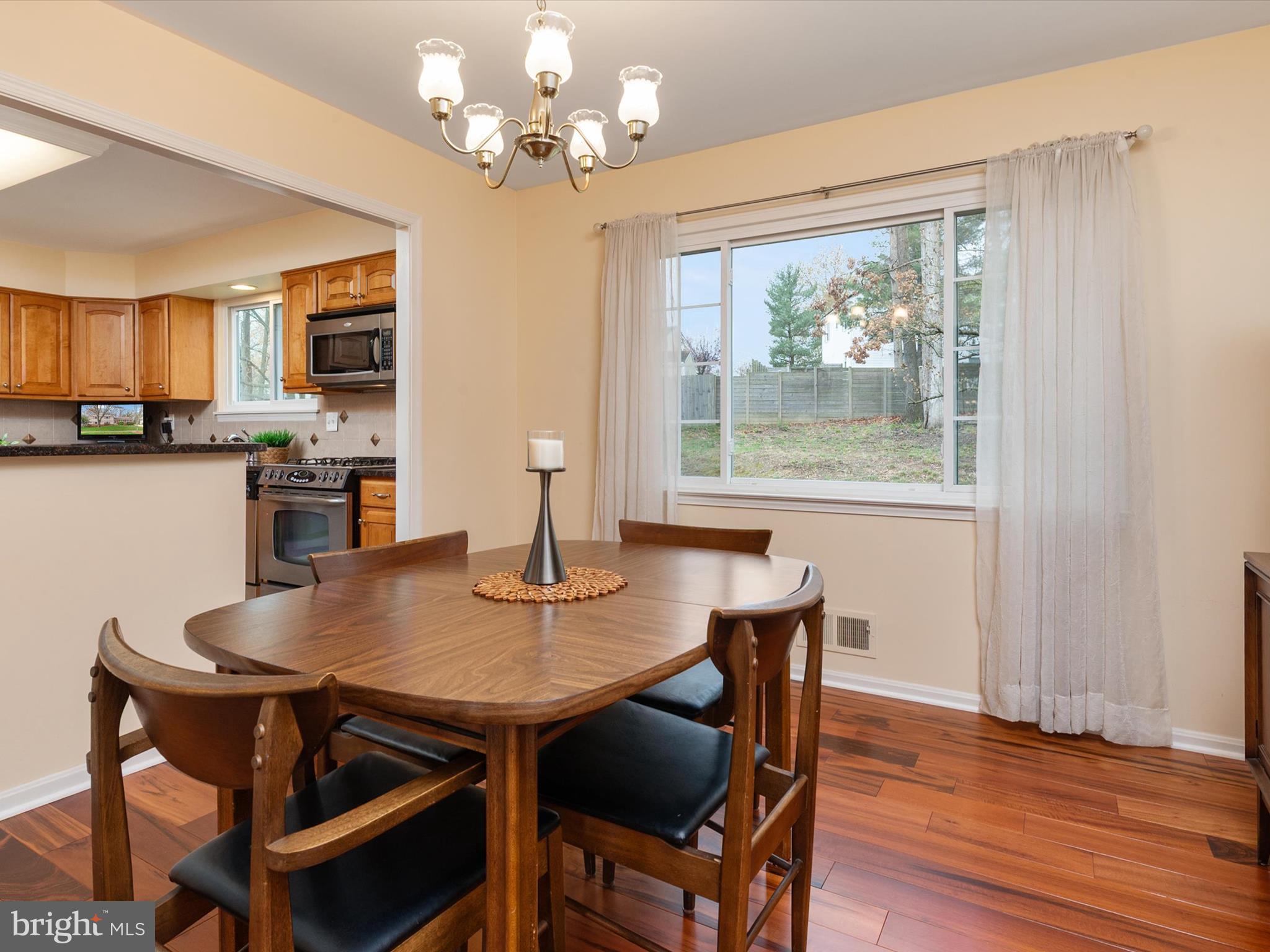 LAUREL - Residential