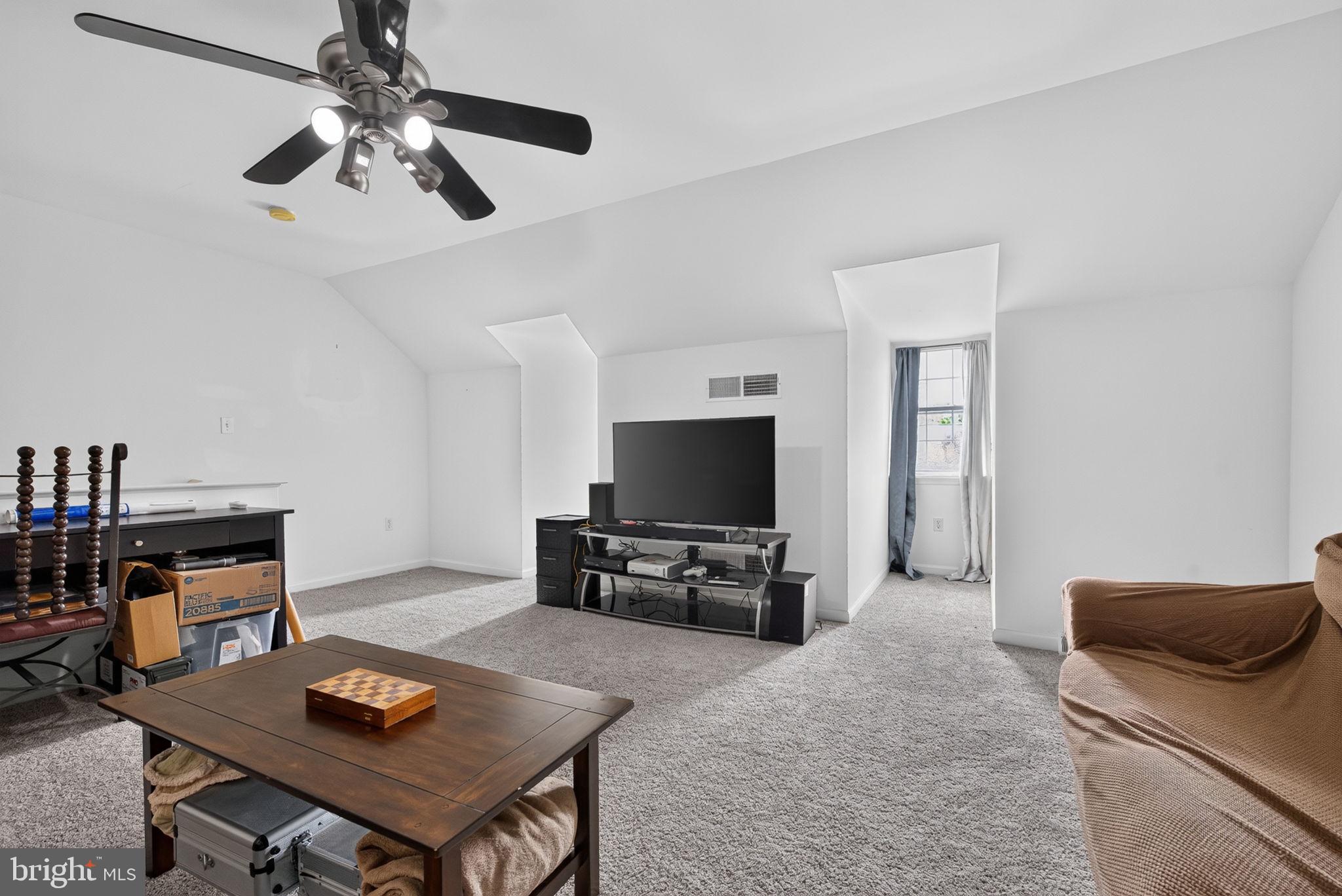 QUAIL HOLLOW - Residential