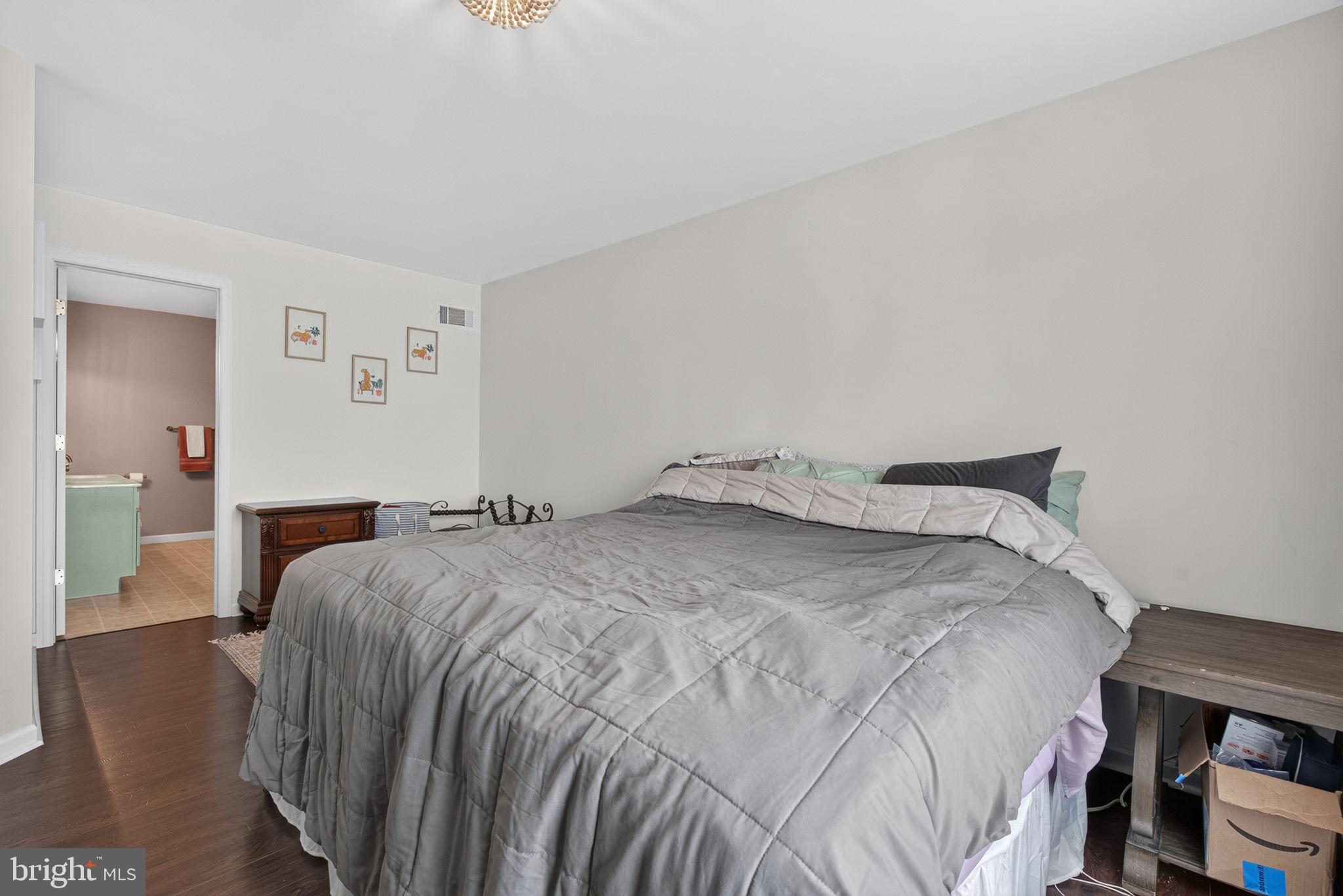 QUAIL HOLLOW - Residential