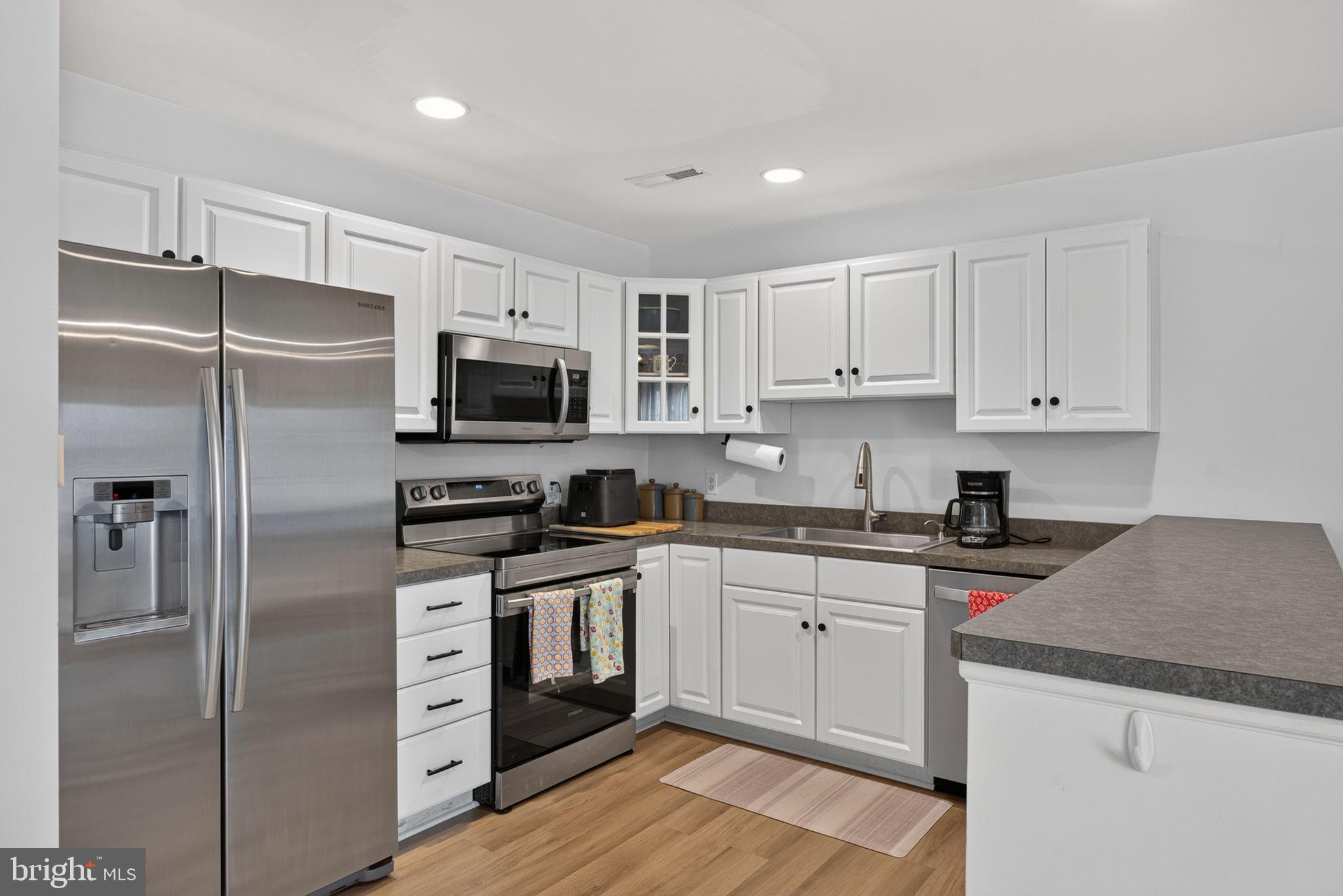 QUAIL HOLLOW - Residential