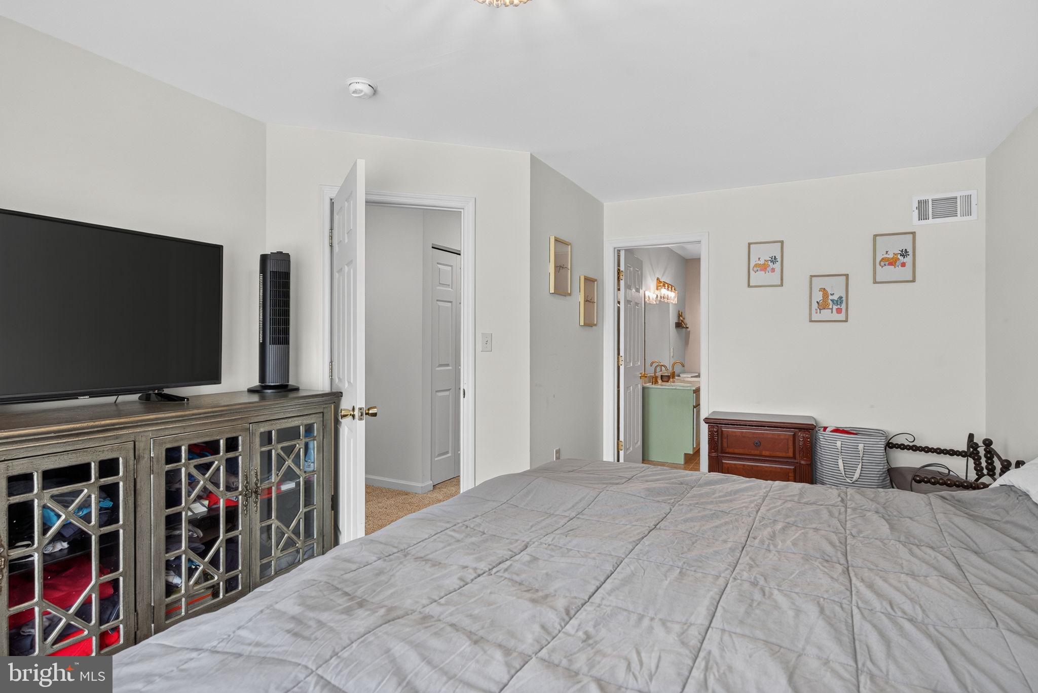 QUAIL HOLLOW - Residential