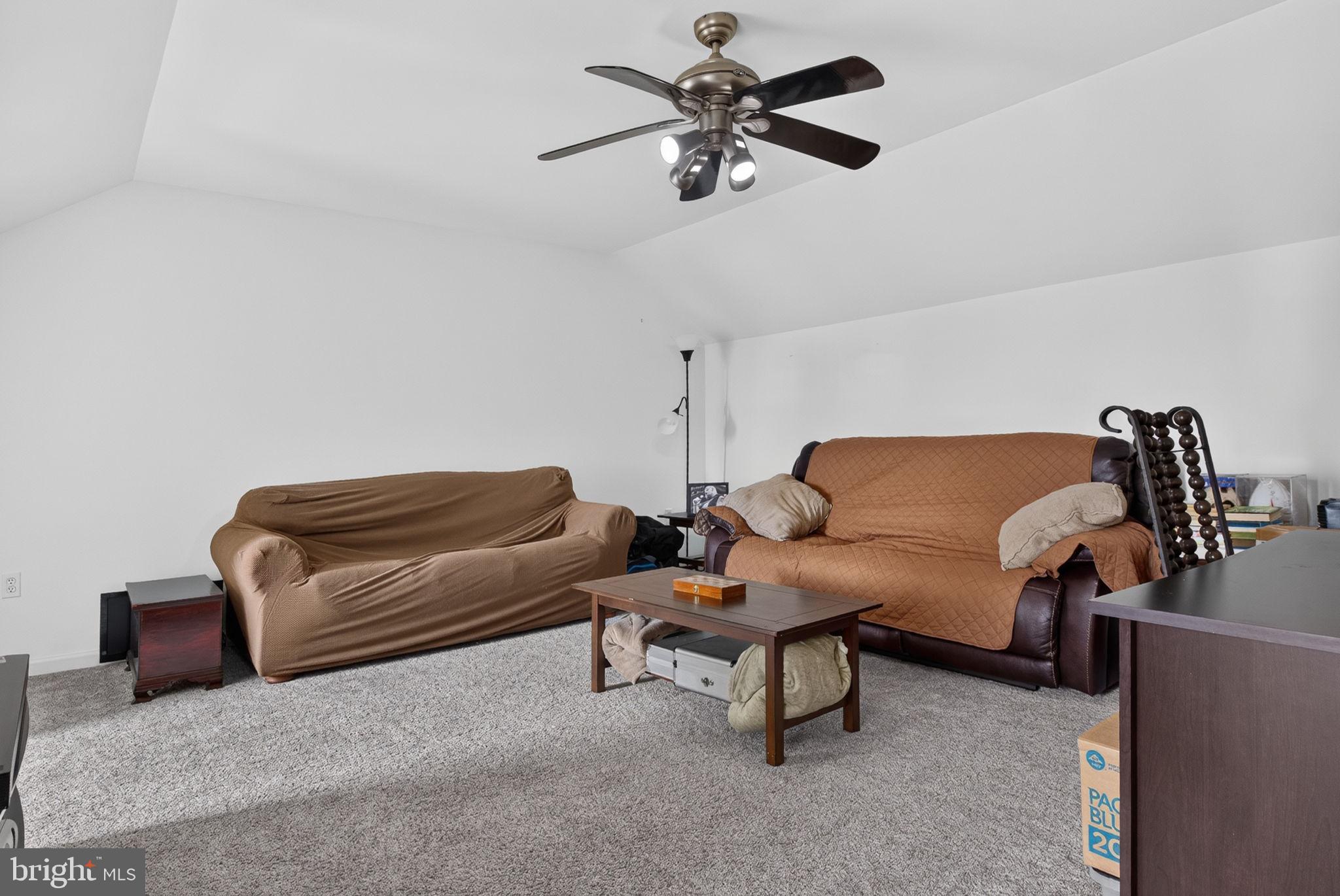 QUAIL HOLLOW - Residential
