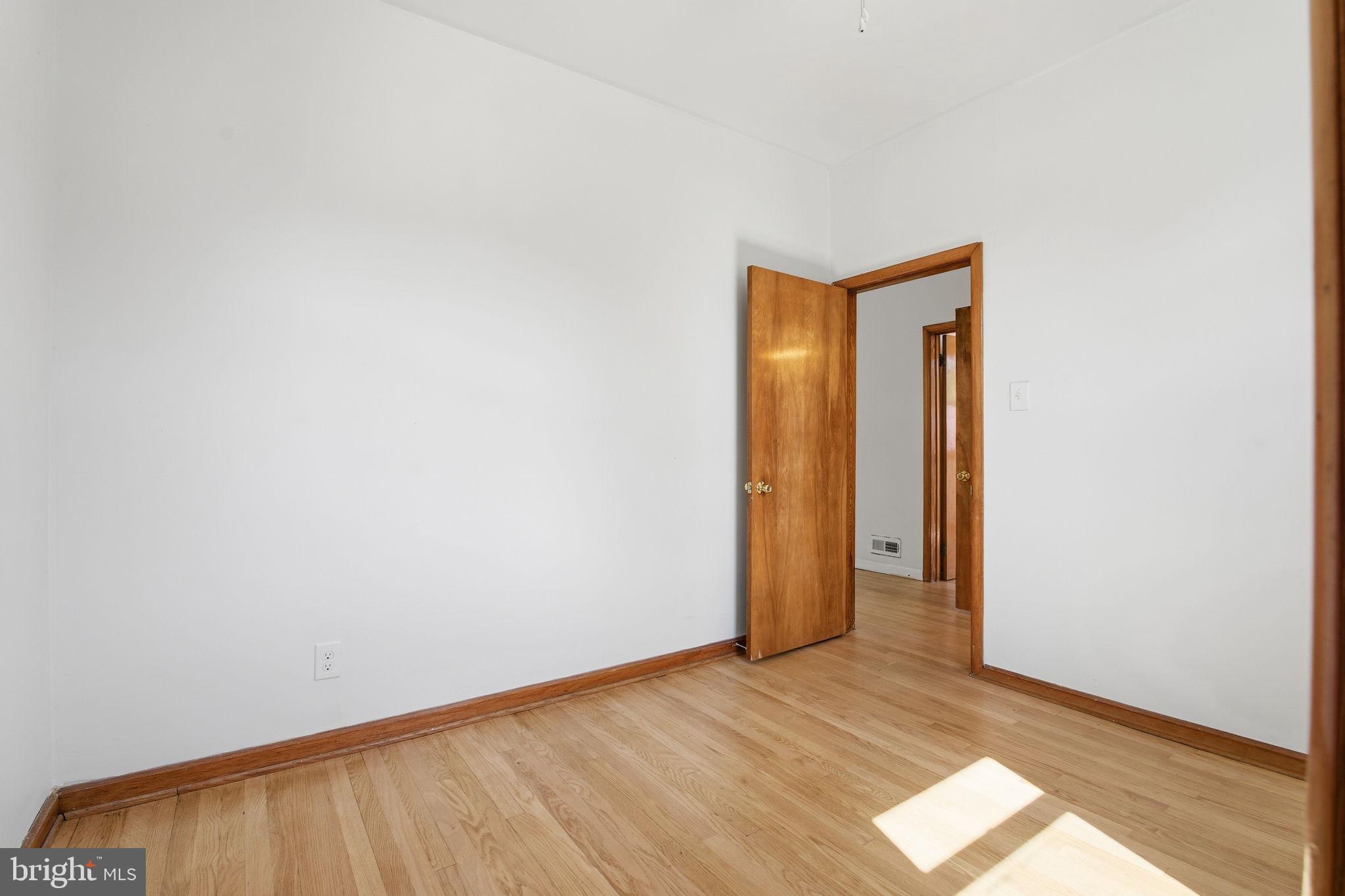 BAUERNSCHMIDT MANOR - Residential Lease