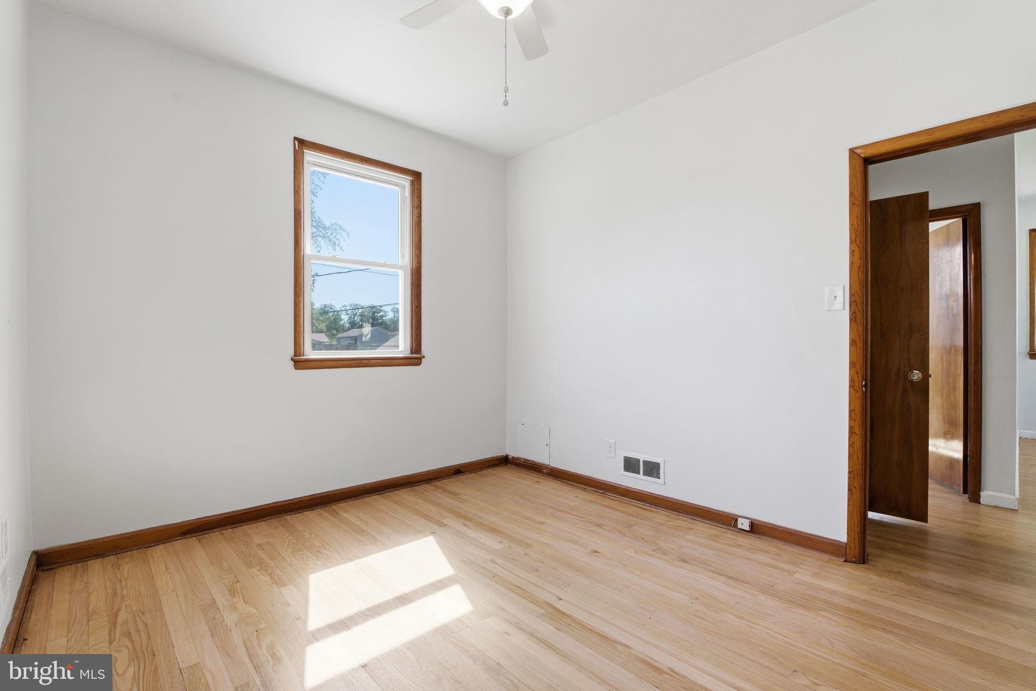 BAUERNSCHMIDT MANOR - Residential Lease
